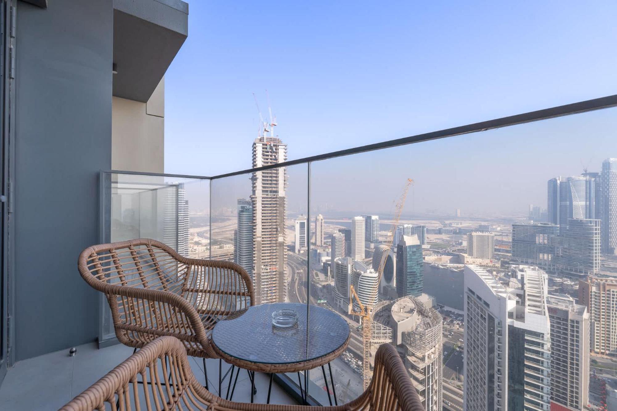 Apartment Modern Comfort And Stylish 1-bedroom In Downtown That Sleeps 2