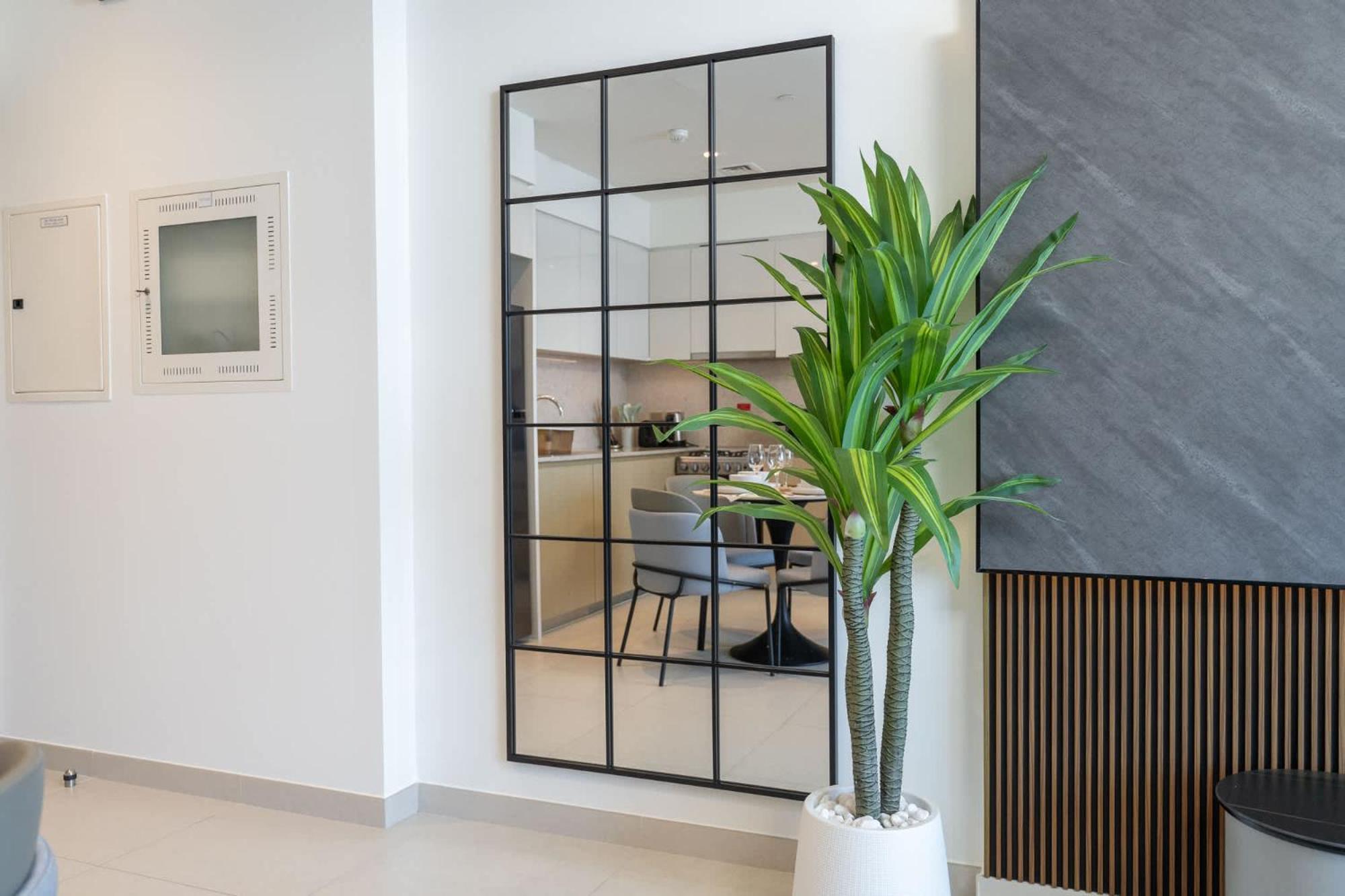 Apartment Modern Comfort And Stylish 1-bedroom In Downtown That Sleeps 2 Dubai