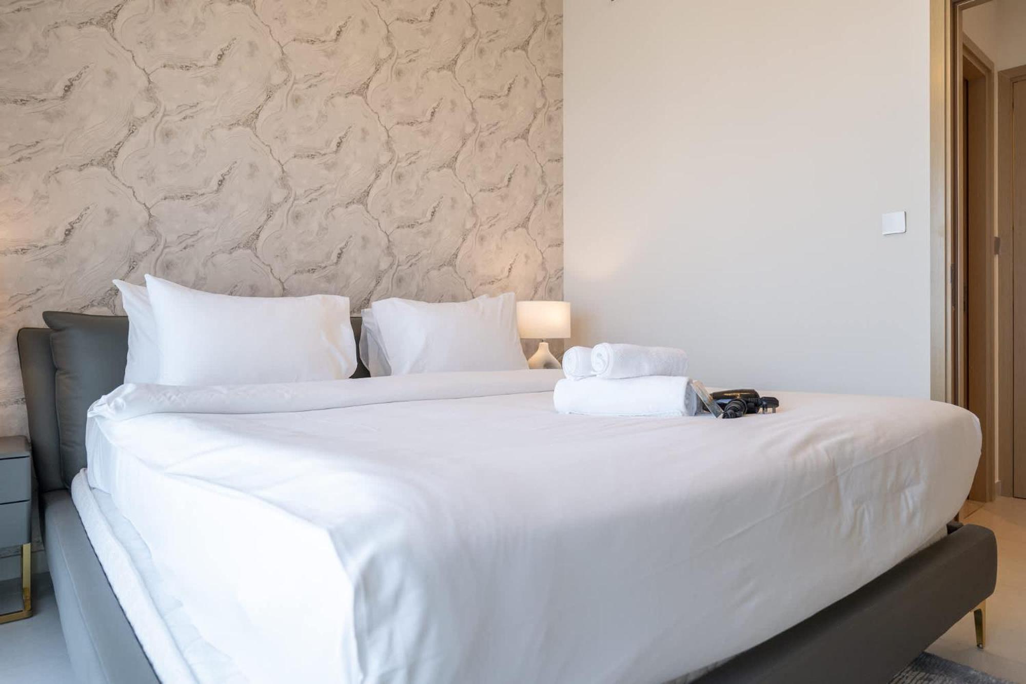Modern Comfort And Stylish 1-bedroom In Downtown That Sleeps 2 *