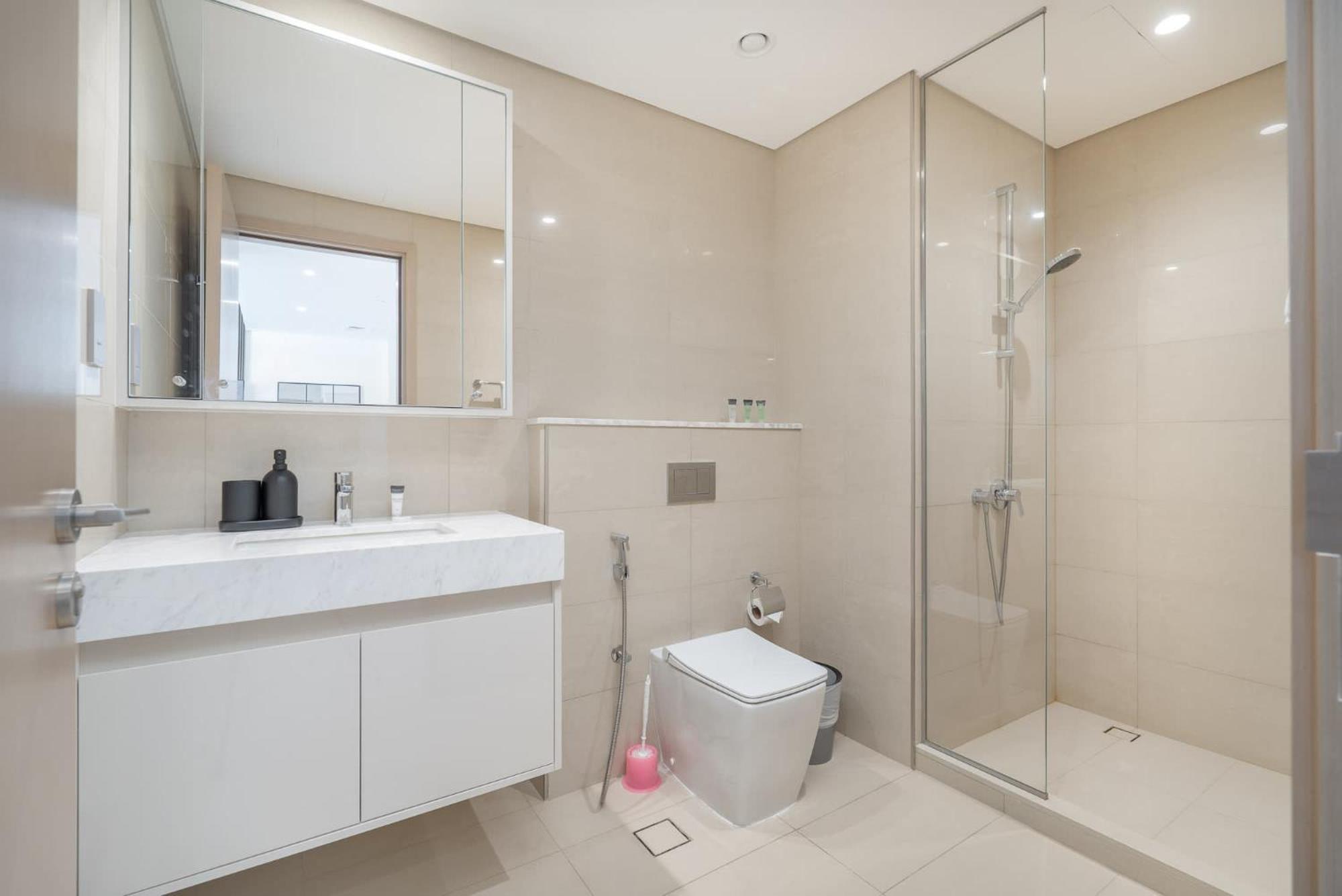 Modern Comfort And Stylish 1-bedroom In Downtown That Sleeps 2