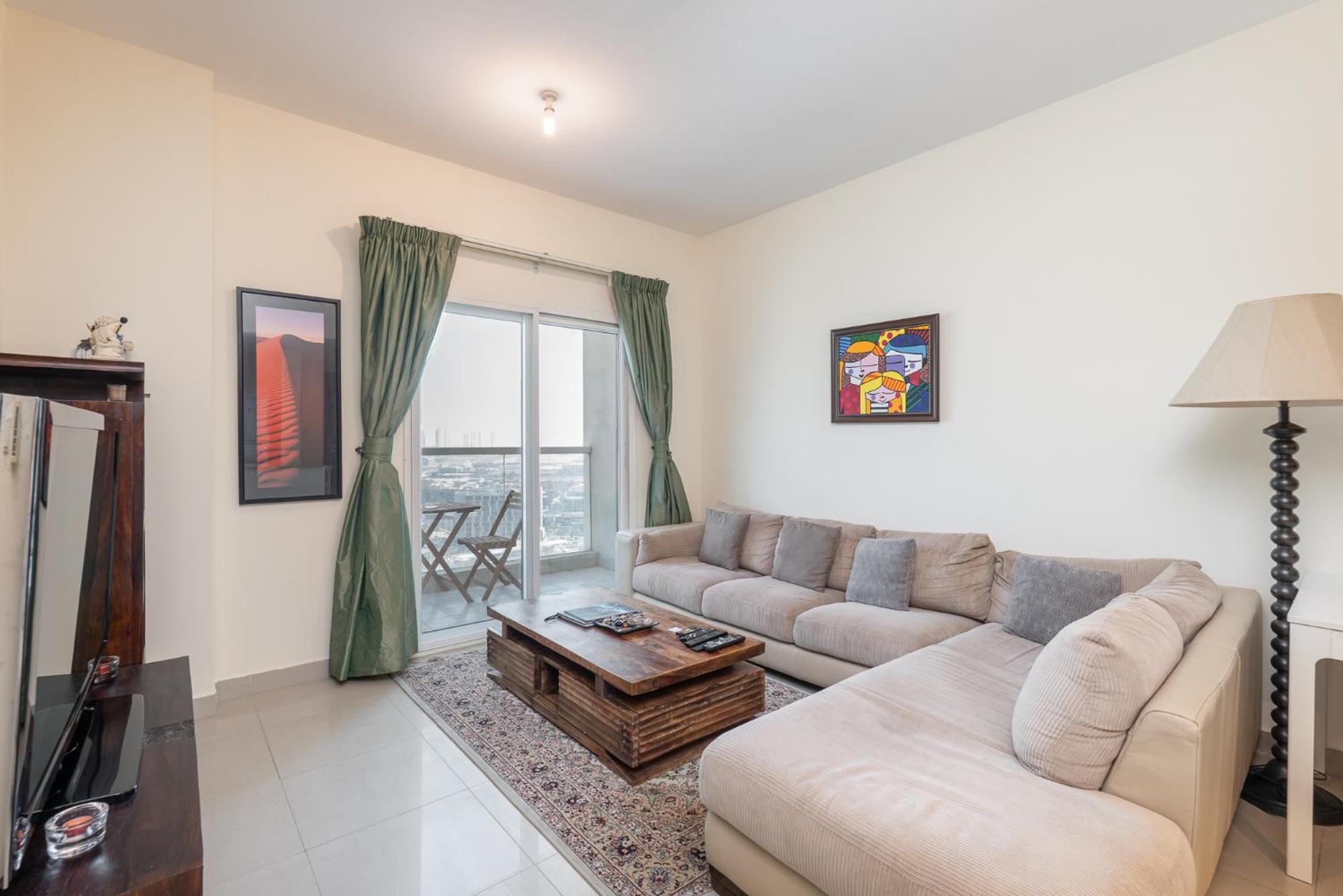 Charming, Sun-filled 1-bedroom In Red Residence, Sports