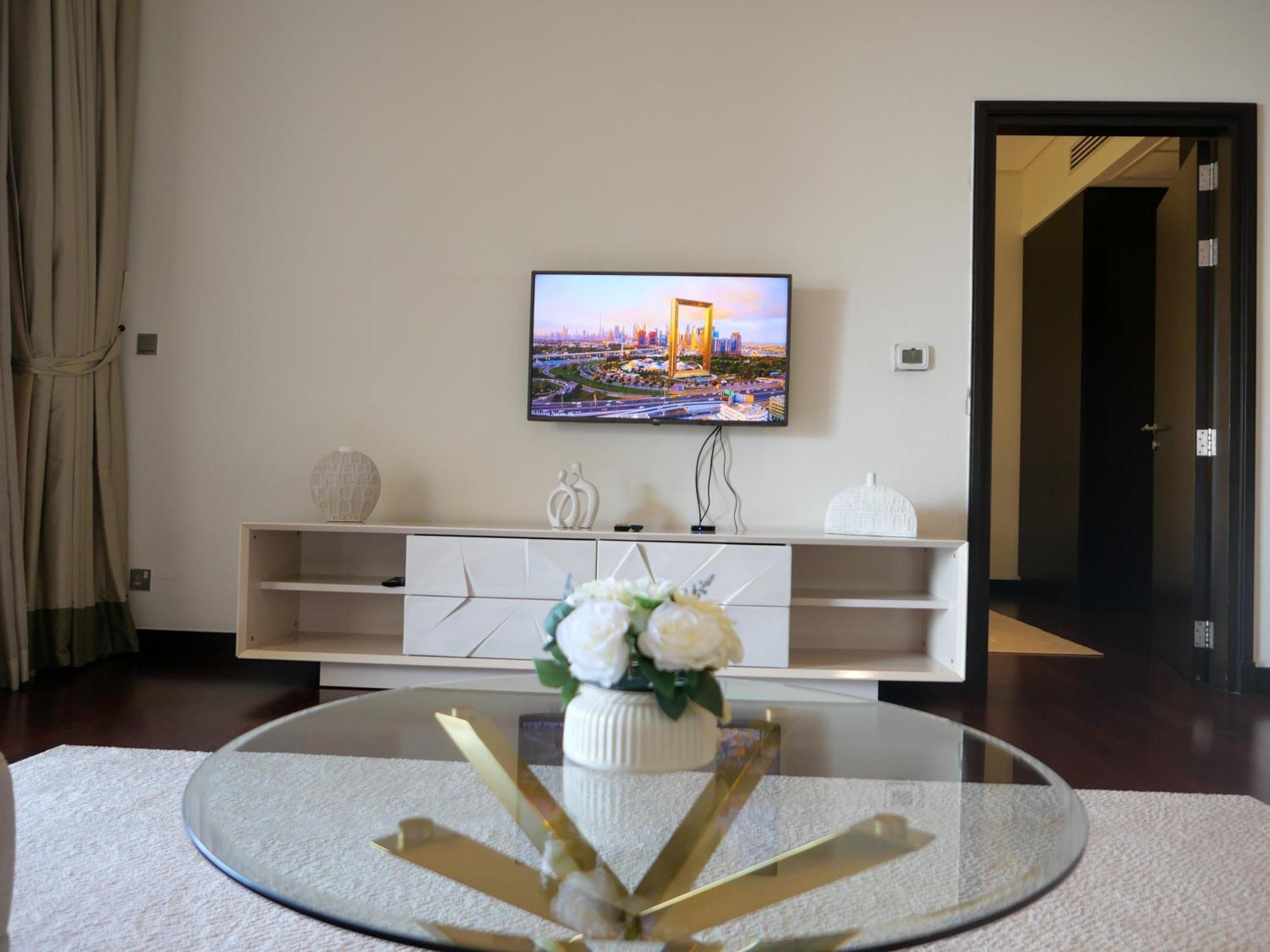 Apartment Elegant 1br Full Palm View At 5 Star Dubai