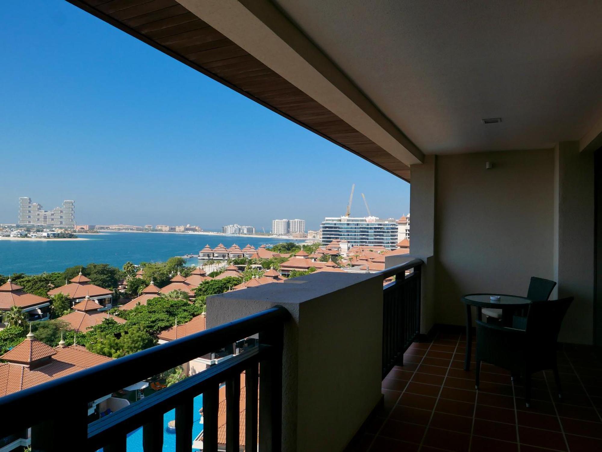 Apartment Elegant 1br Full Palm View At 5 Star Dubai