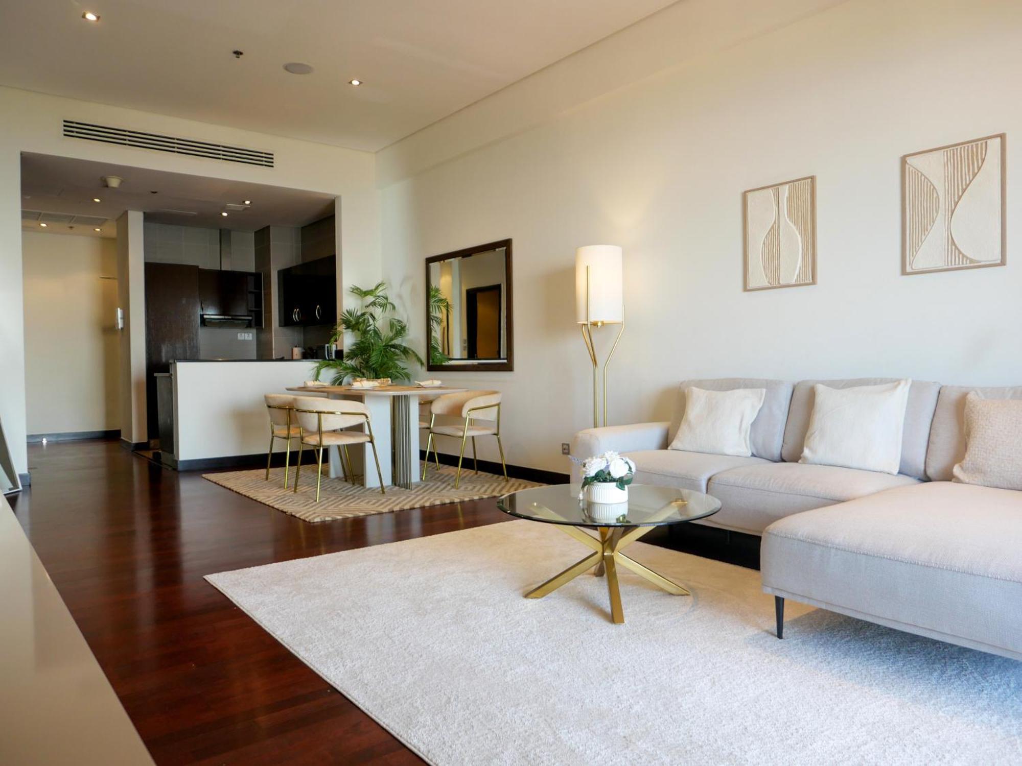 Elegant 1br Full Palm View At 5 Star Dubai