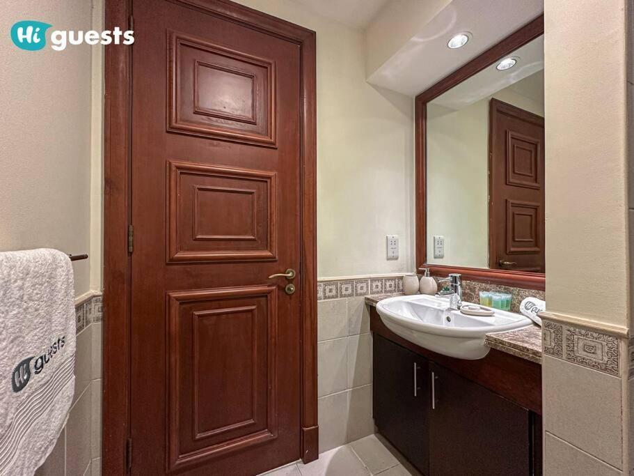 Higuests - Luxurious 2br Haven In Iconic Palm Jumeirah Apartment