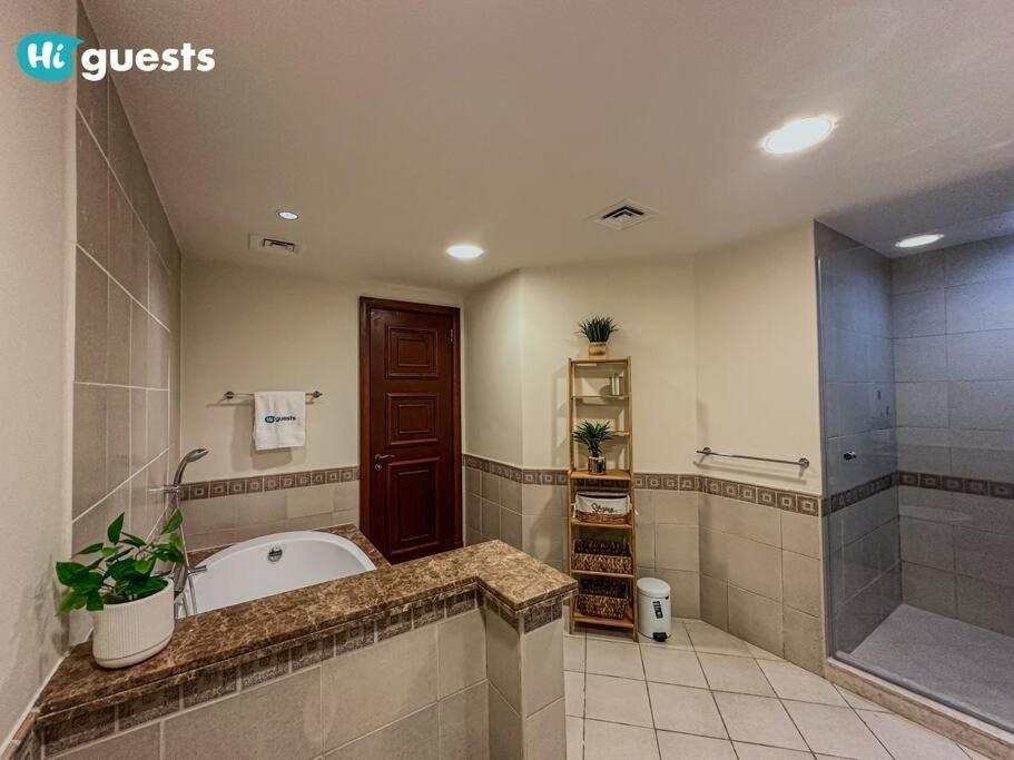 Higuests - Luxurious 2br Haven In Iconic Palm Jumeirah * Dubai