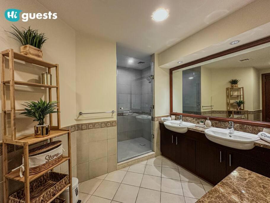 Higuests - Luxurious 2br Haven In Iconic Palm Jumeirah Apartment