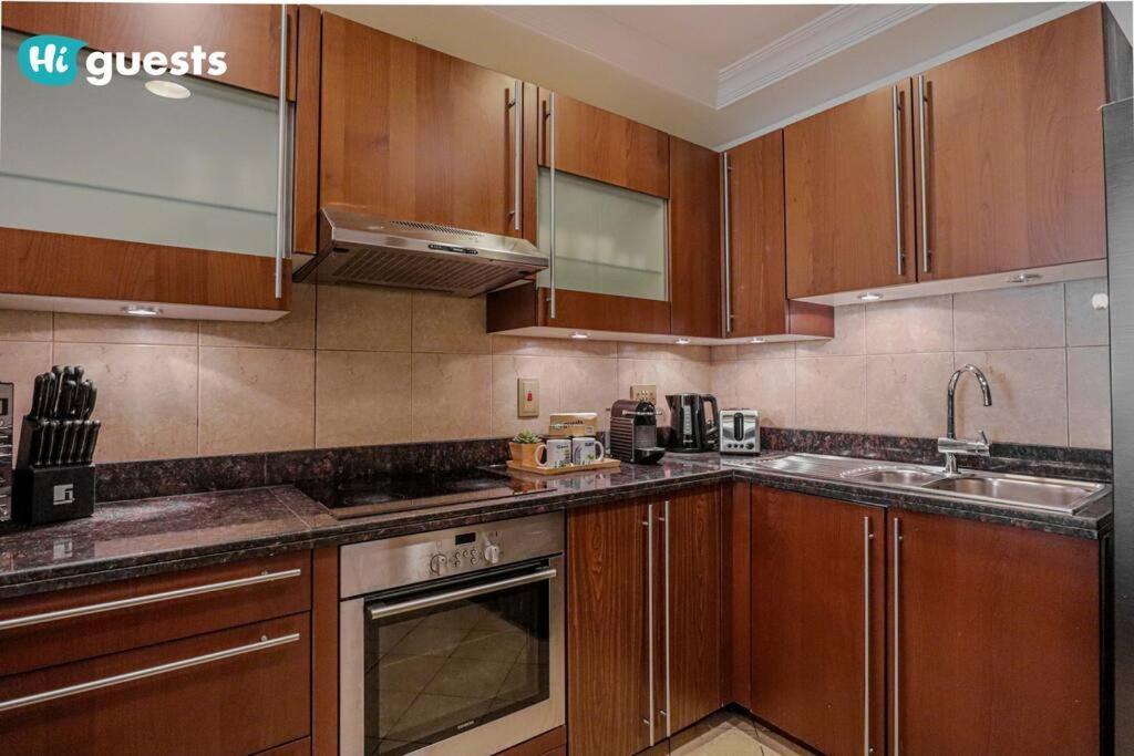 Higuests - Luxurious 2br Haven In Iconic Palm Jumeirah