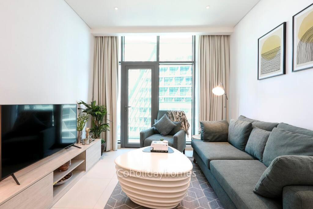 1 Bedroom Rooftop Infinity Pool & Padel Court