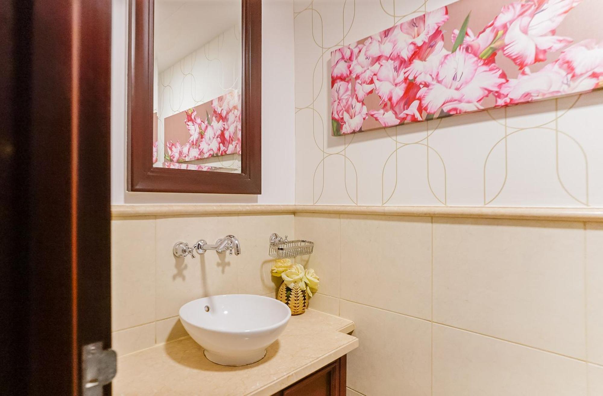 Elegant 2br In Yansoon 3 With Burj Khalifa Views Apartment