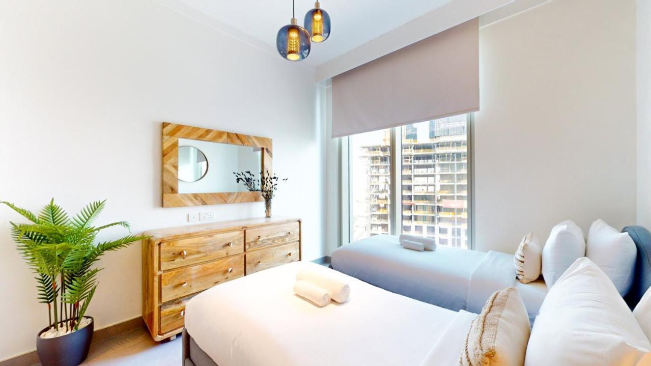 Creek Gate - Stunning Two Bedroom In Creek Harbour Apartment *