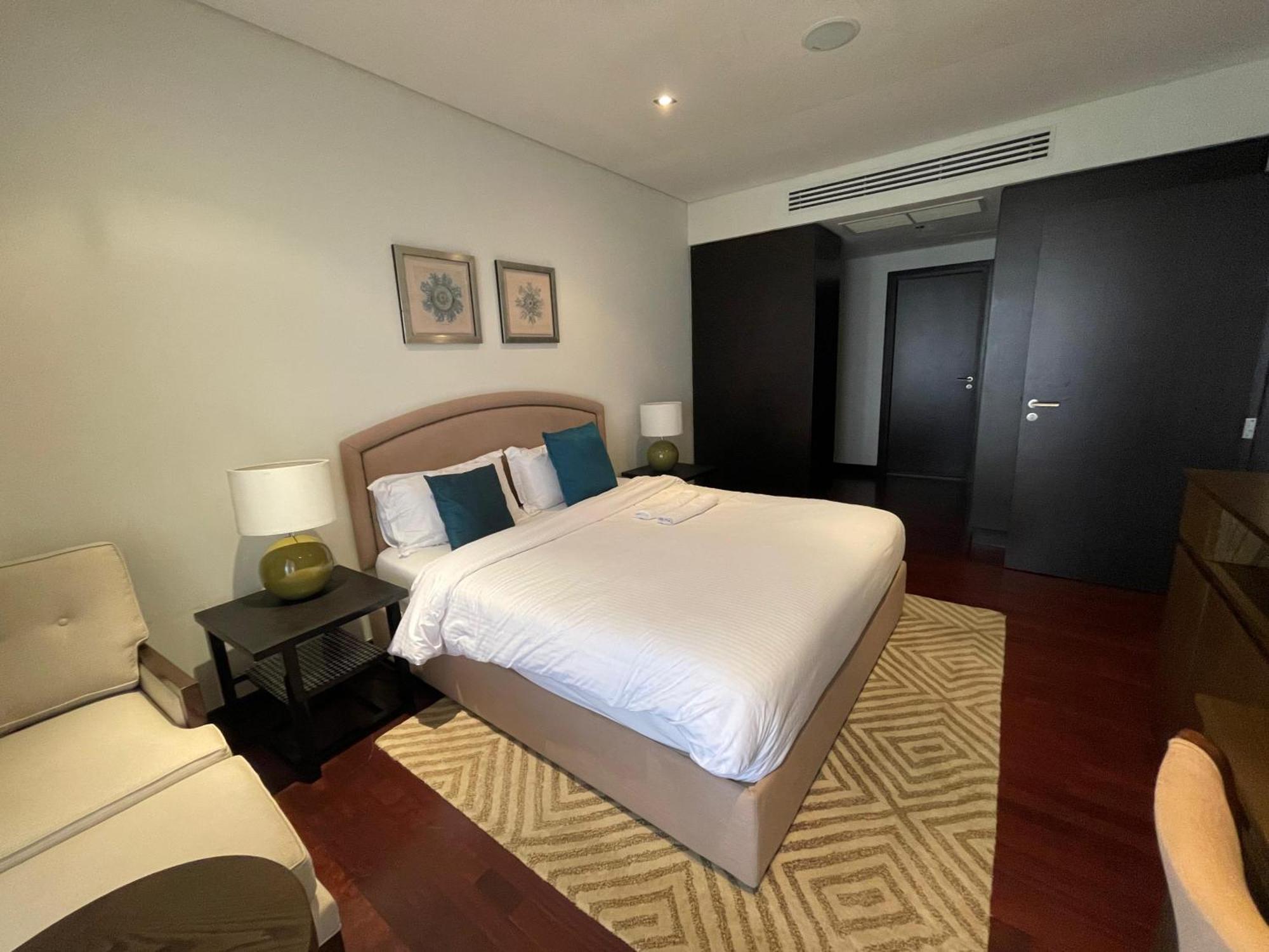 Lux Mina 1 Bhk In Palm Jumeirah With Sea View And Private Beach
