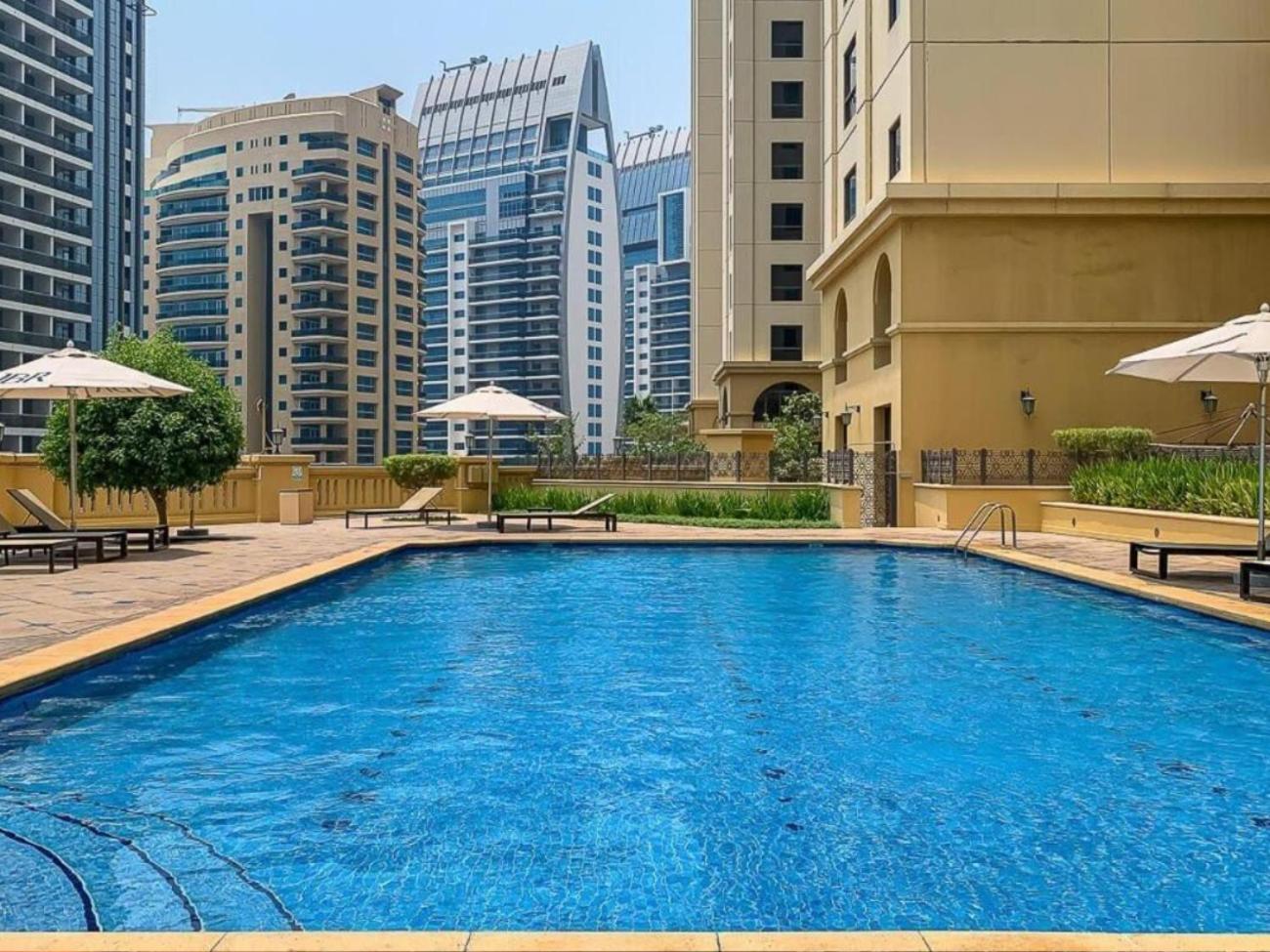 Sea View 2br In Jbr *
