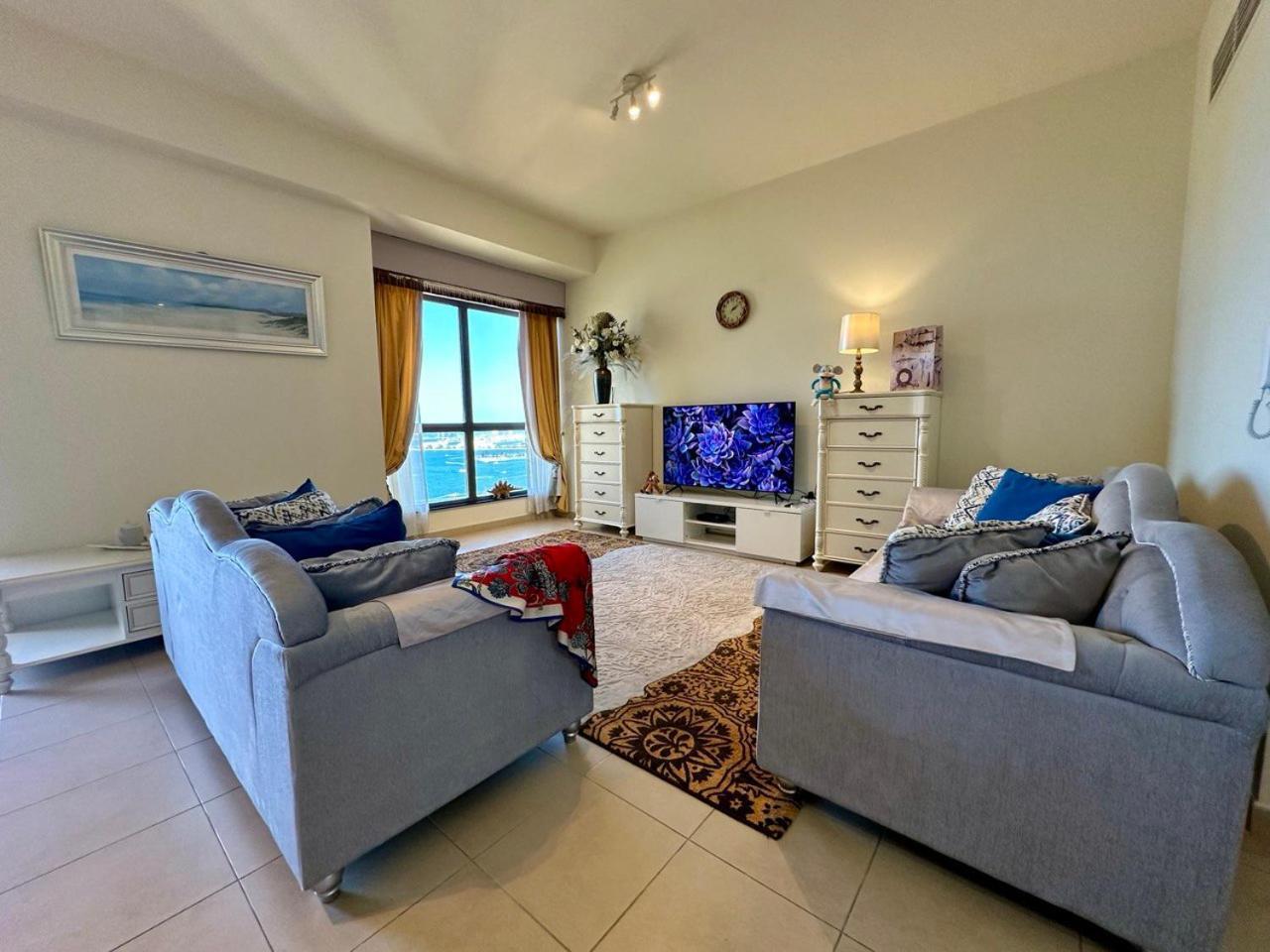 Sea View 2br In Jbr Apartment