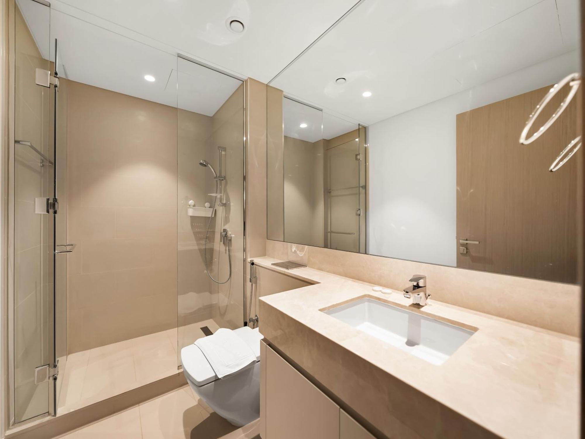 Wabi-sabi Style Fountain-view 4 Bedroom In The Sky *