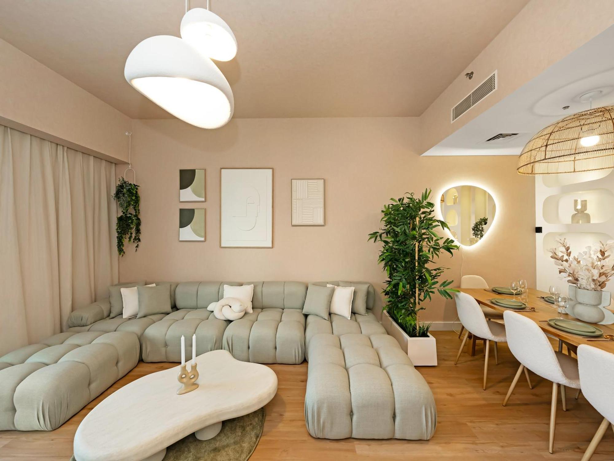 Wabi-sabi Style Fountain-view 4 Bedroom In The Sky Apartment *