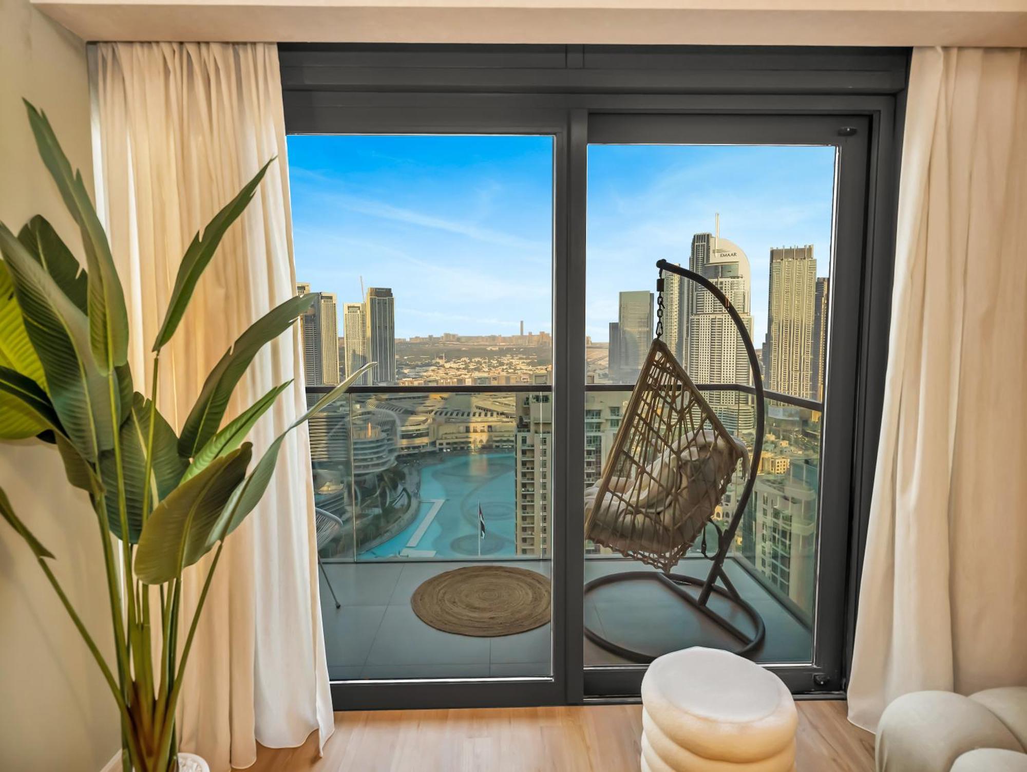 Wabi-sabi Style Fountain-view 4 Bedroom In The Sky