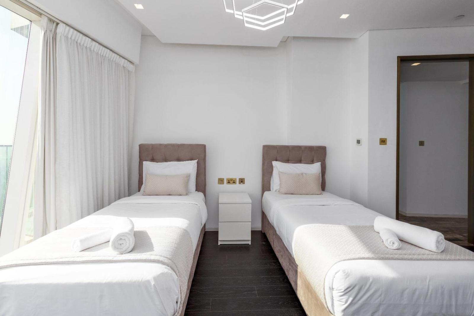 Apartment High Floor 3br In Damac Heights, Marina - Allsopp & Allsopp *