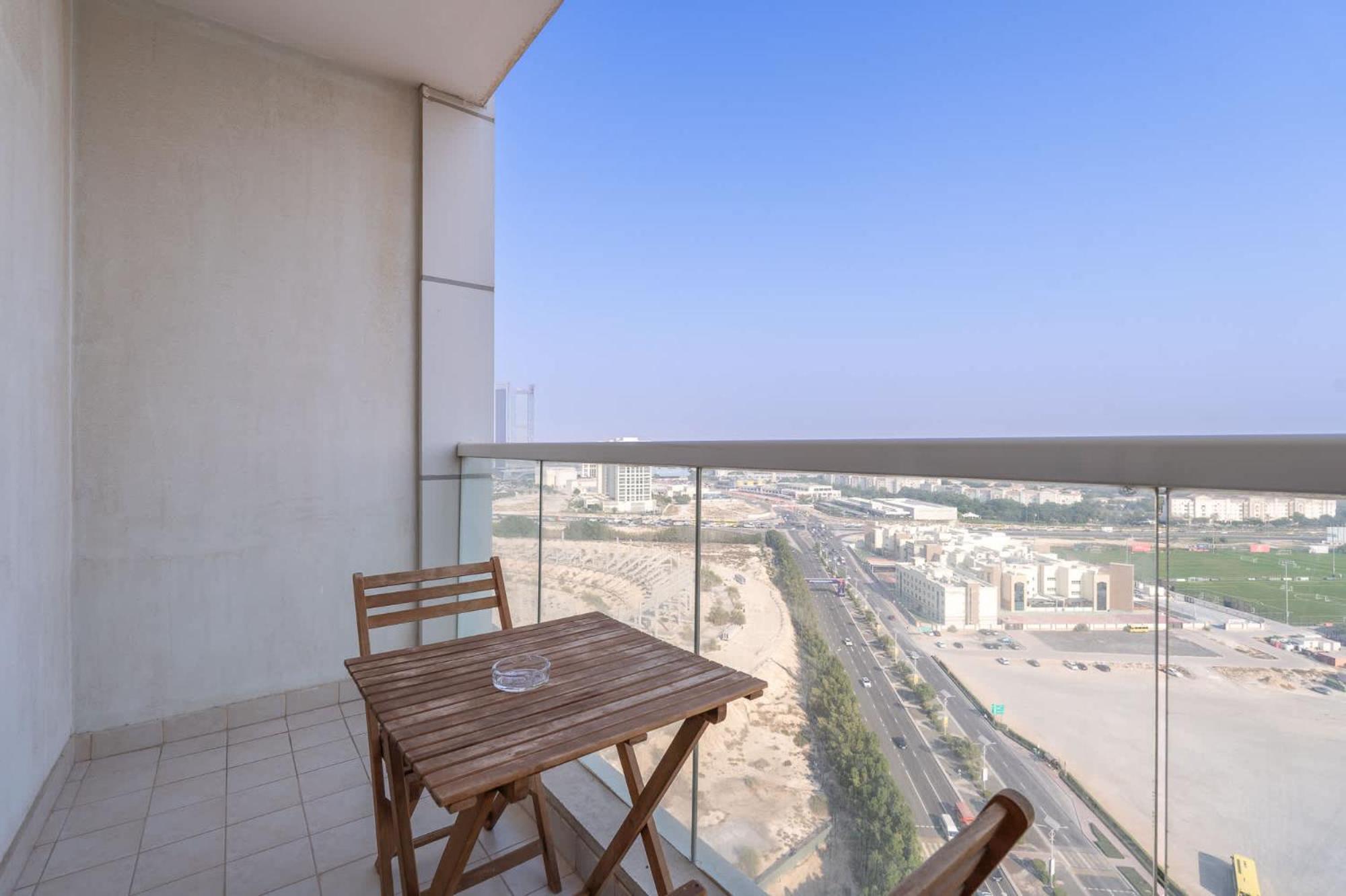 Charming, Sun-filled 1-bedroom In Red Residence, Sports Apartment Dubai
