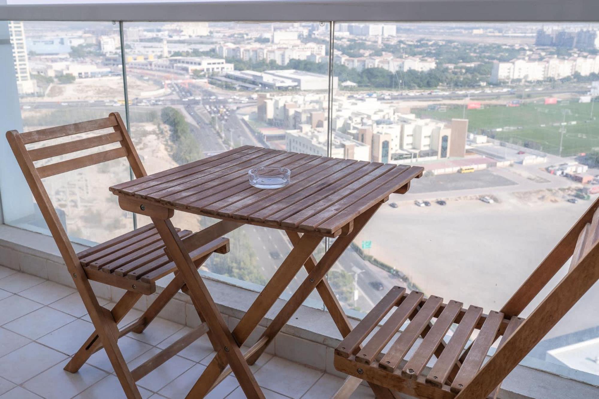 Charming, Sun-filled 1-bedroom In Red Residence, Sports