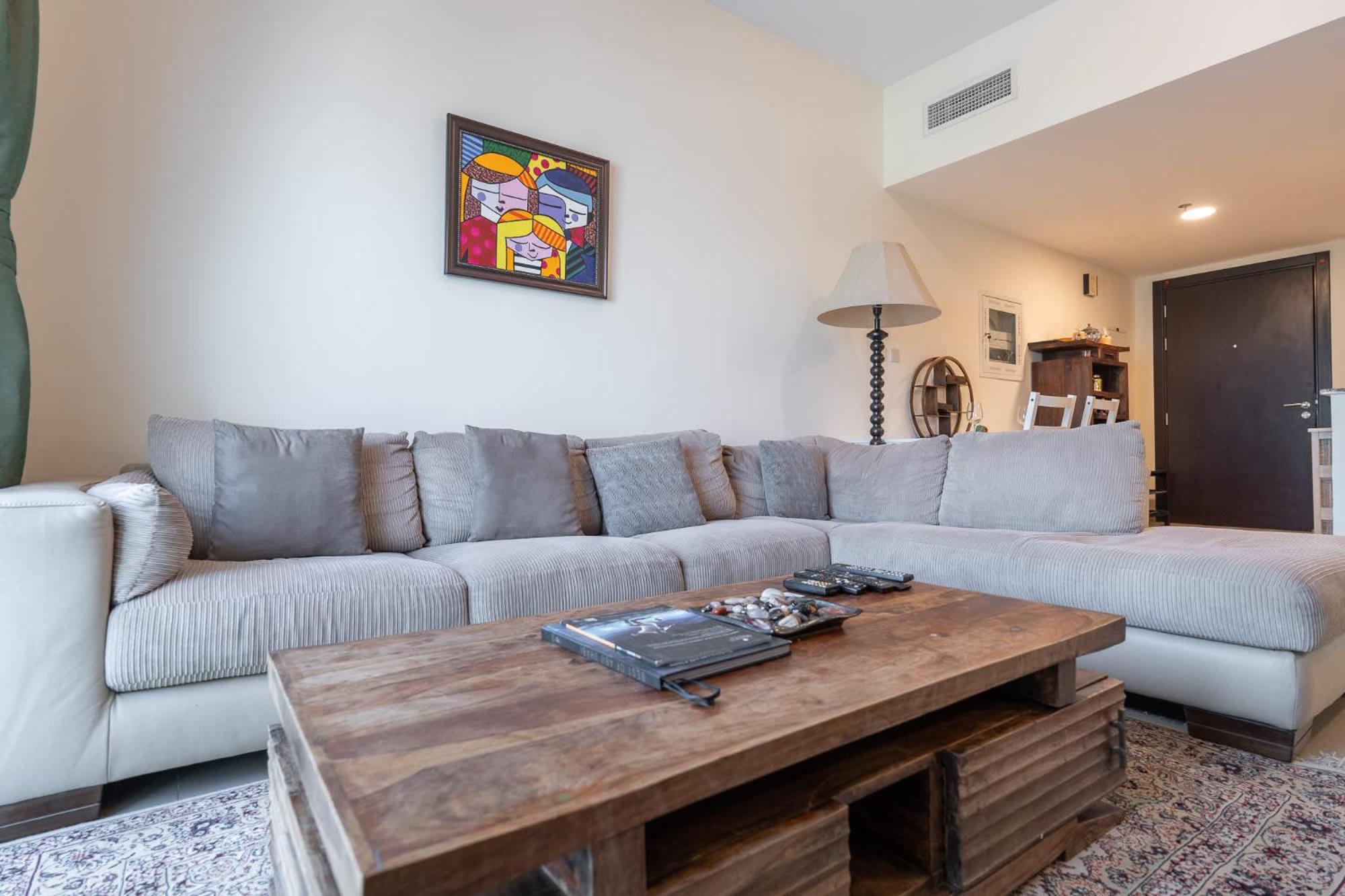 Charming, Sun-filled 1-bedroom In Red Residence, Sports Apartment *