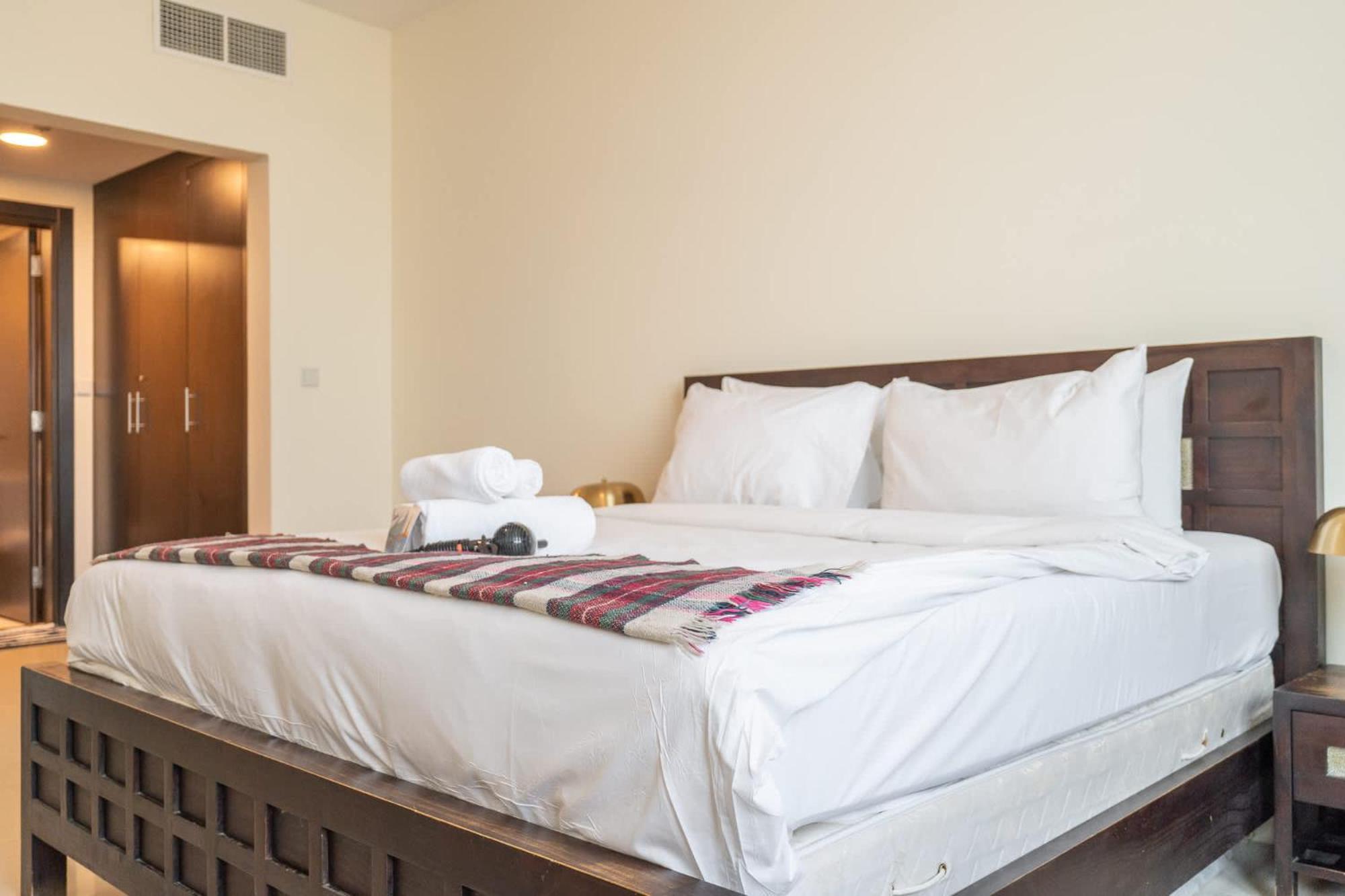 Charming, Sun-filled 1-bedroom In Red Residence, Sports