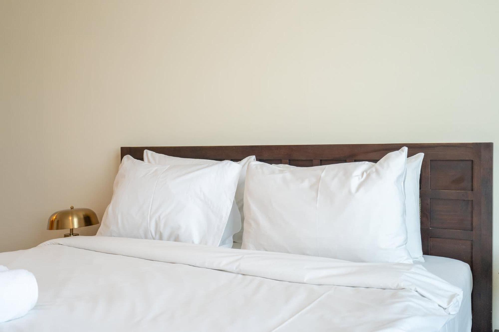Charming, Sun-filled 1-bedroom In Red Residence, Sports Apartment