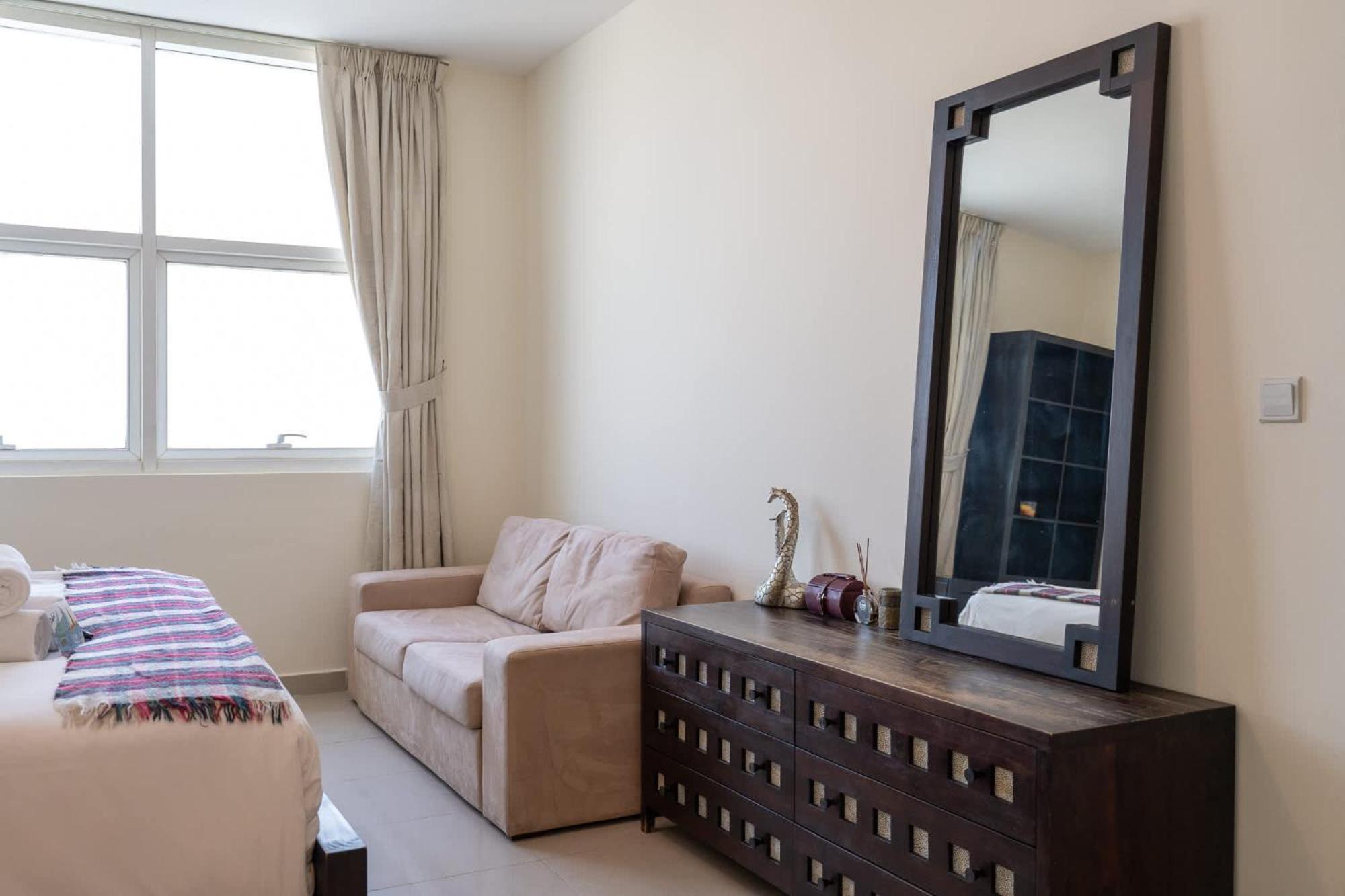 Charming, Sun-filled 1-bedroom In Red Residence, Sports Apartment *