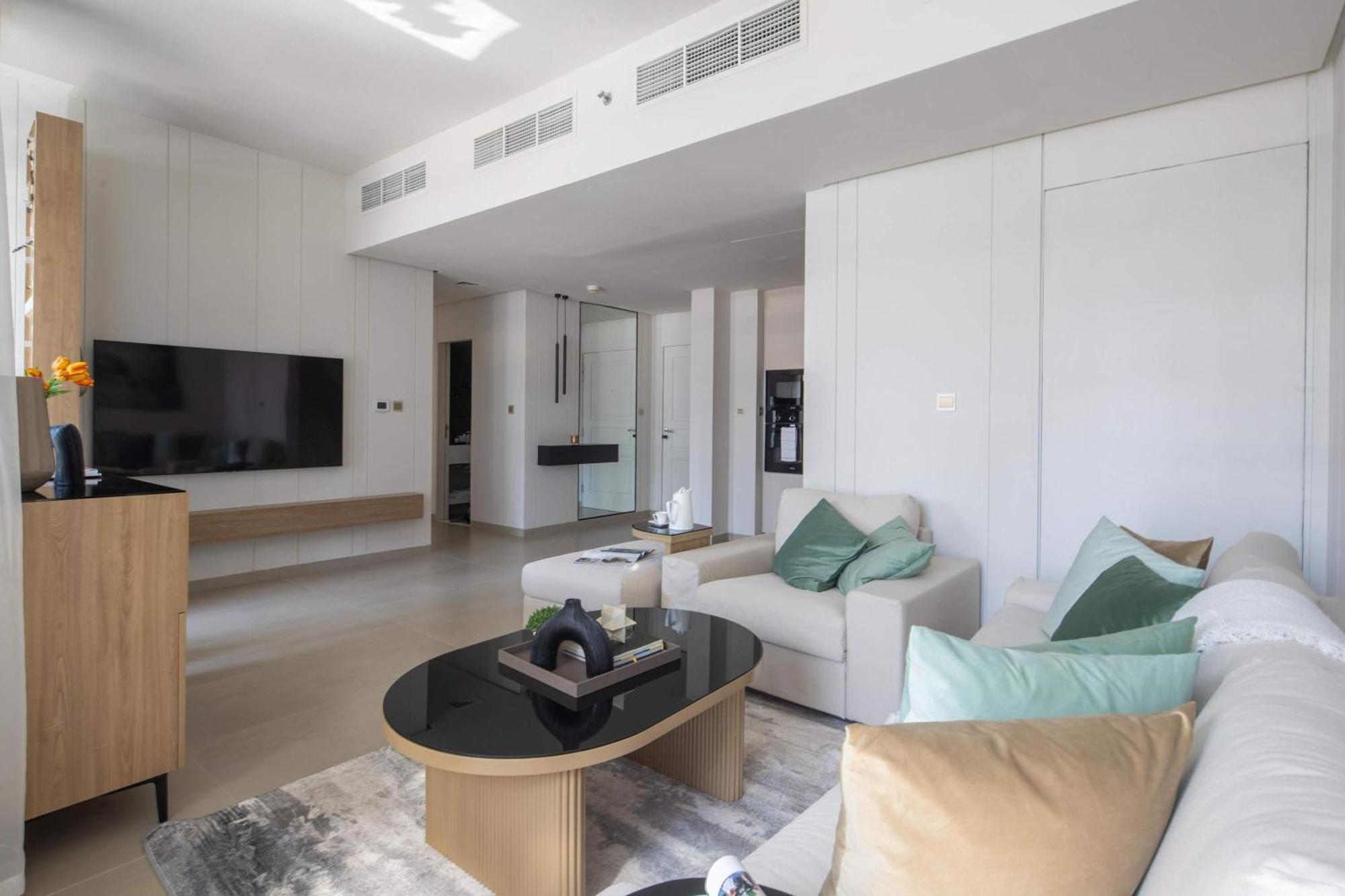 Frank Porter - Marina A Apartment