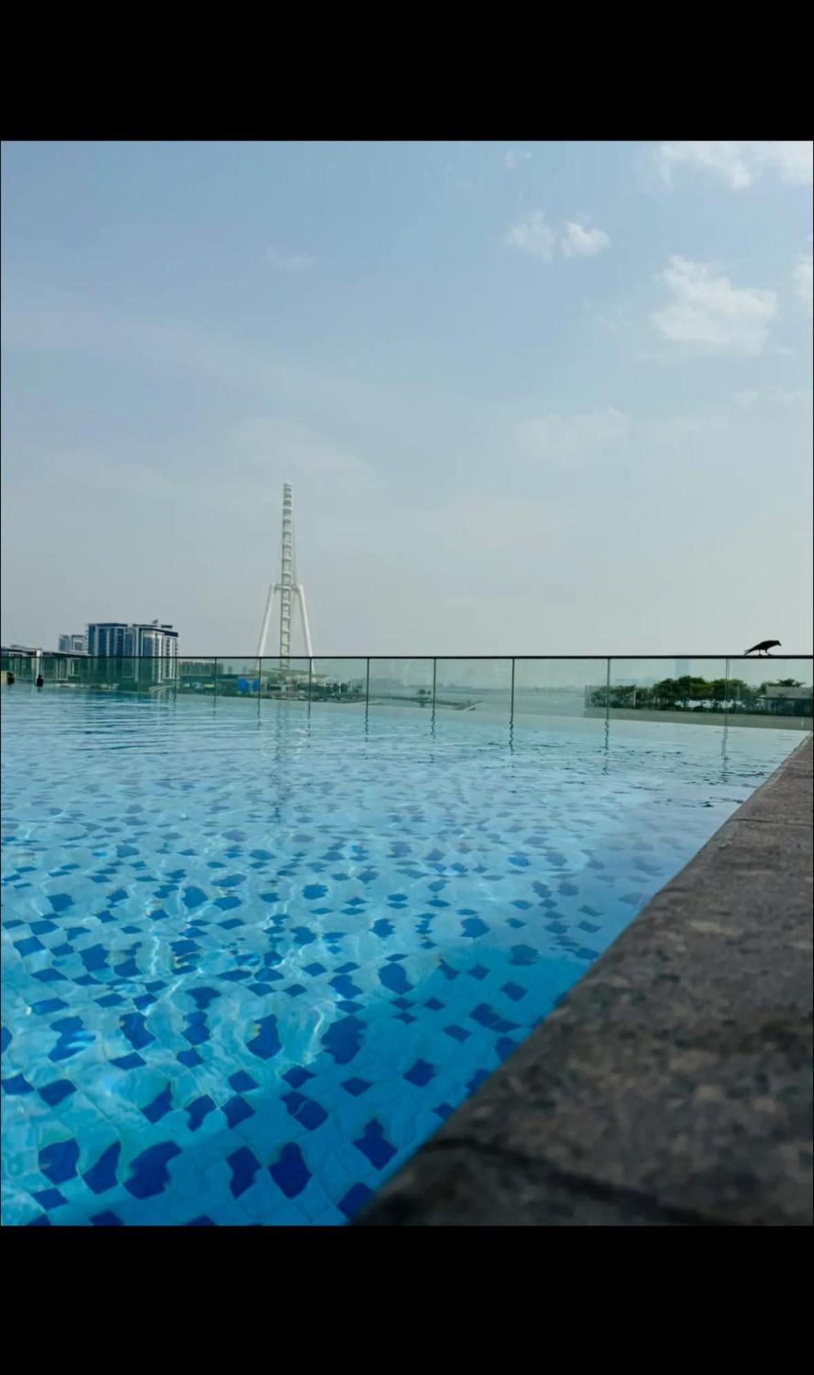 Luxurious With Sea View Apartment *