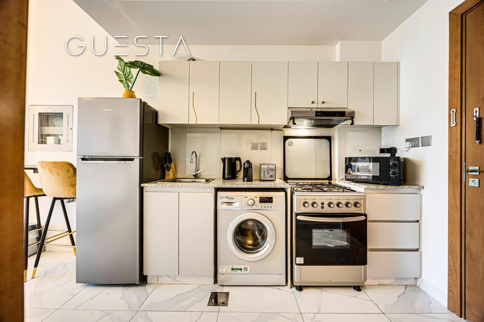 Apartment Binghatti Millennium - Burj Khalifa & Canal Views, Business Bay