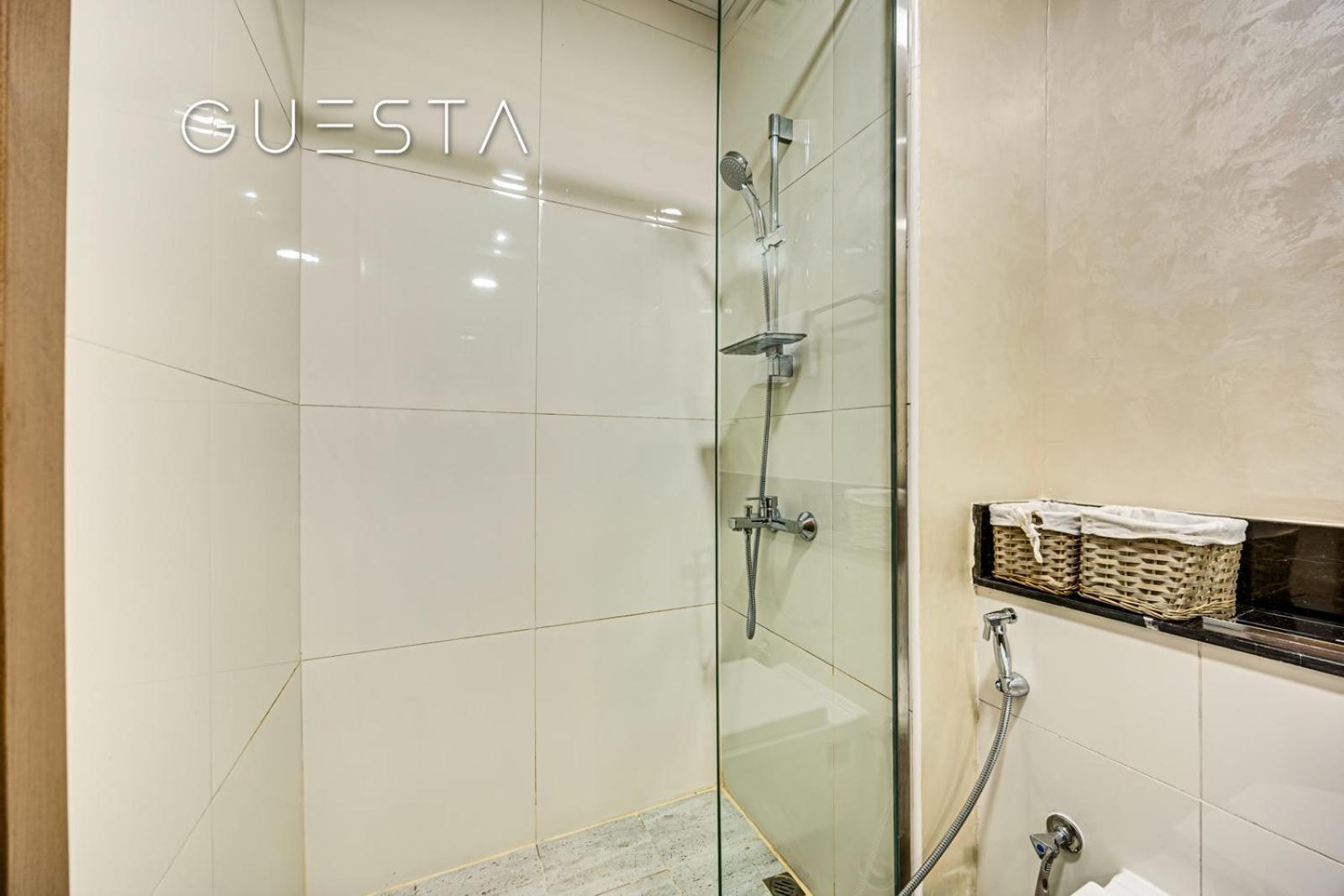 Apartment Binghatti Millennium - Burj Khalifa & Canal Views, Business Bay Dubai