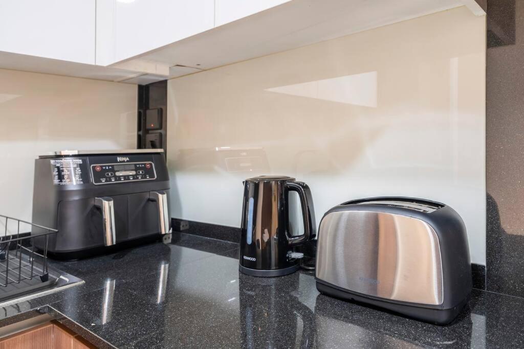 Brand New Chic Apartment Dubai