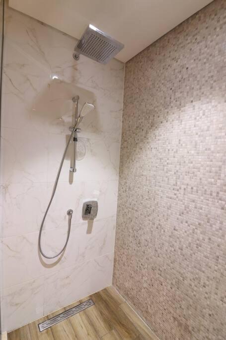 Brand New Chic Apartment Dubai
