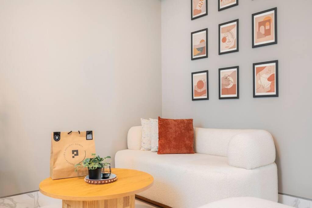 Brand New Chic Apartment Dubai