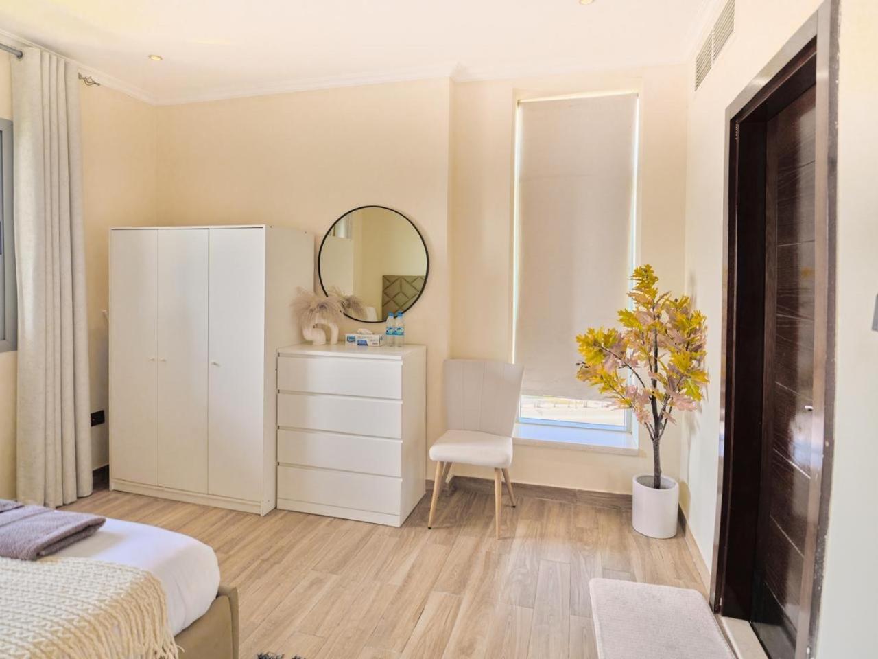 Apartment Stylish 1 Bedroom With Sea View - Sunset View *