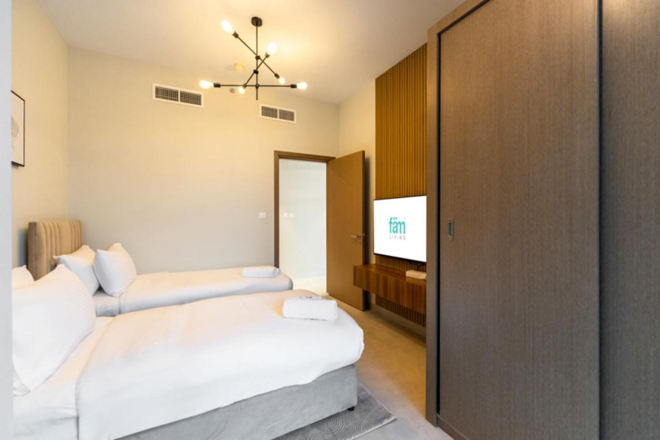 Fam Living - Elegant In Azizi Greenfield