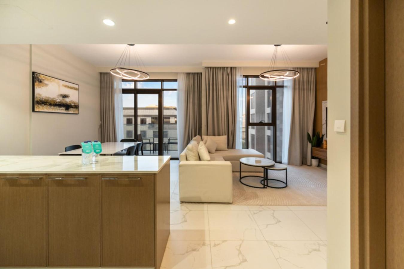 Fam Living - Elegant In Azizi Greenfield Apartment