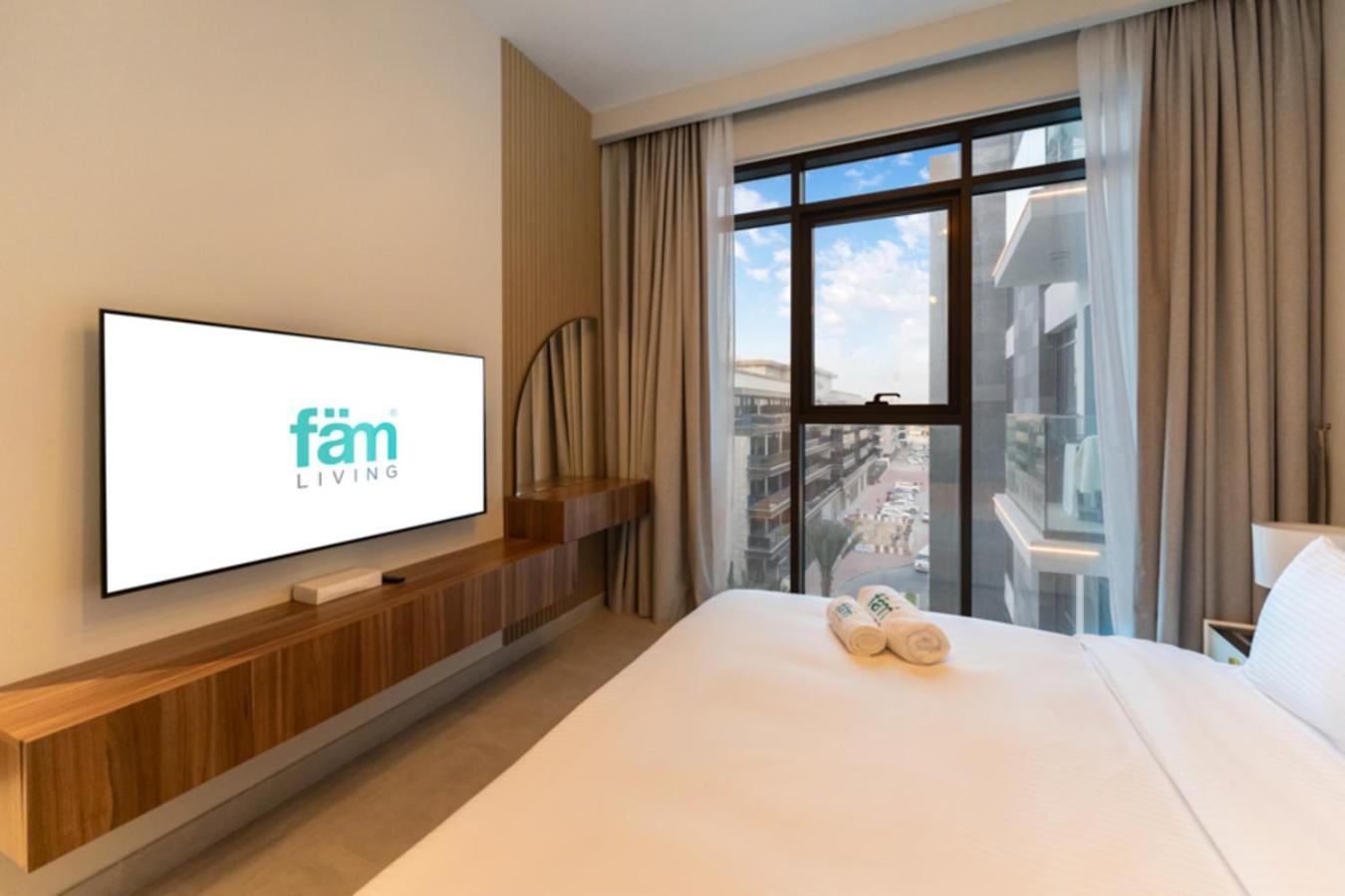 Fam Living - Elegant In Azizi Greenfield *