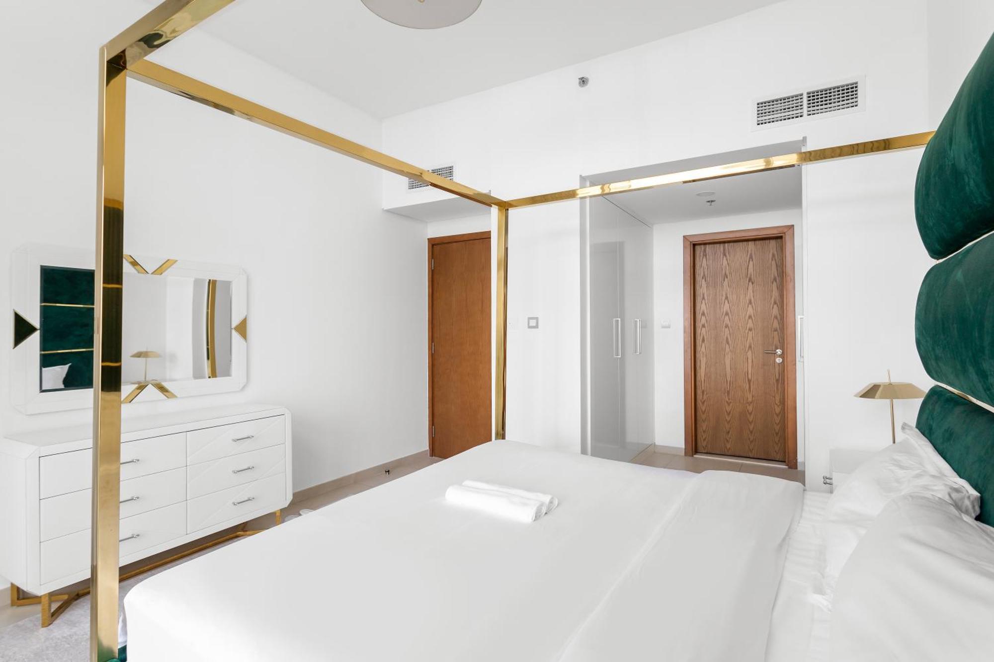 Lux Mina 1 Bhk In Palm Jumeirah With Sea View And Private Beach *