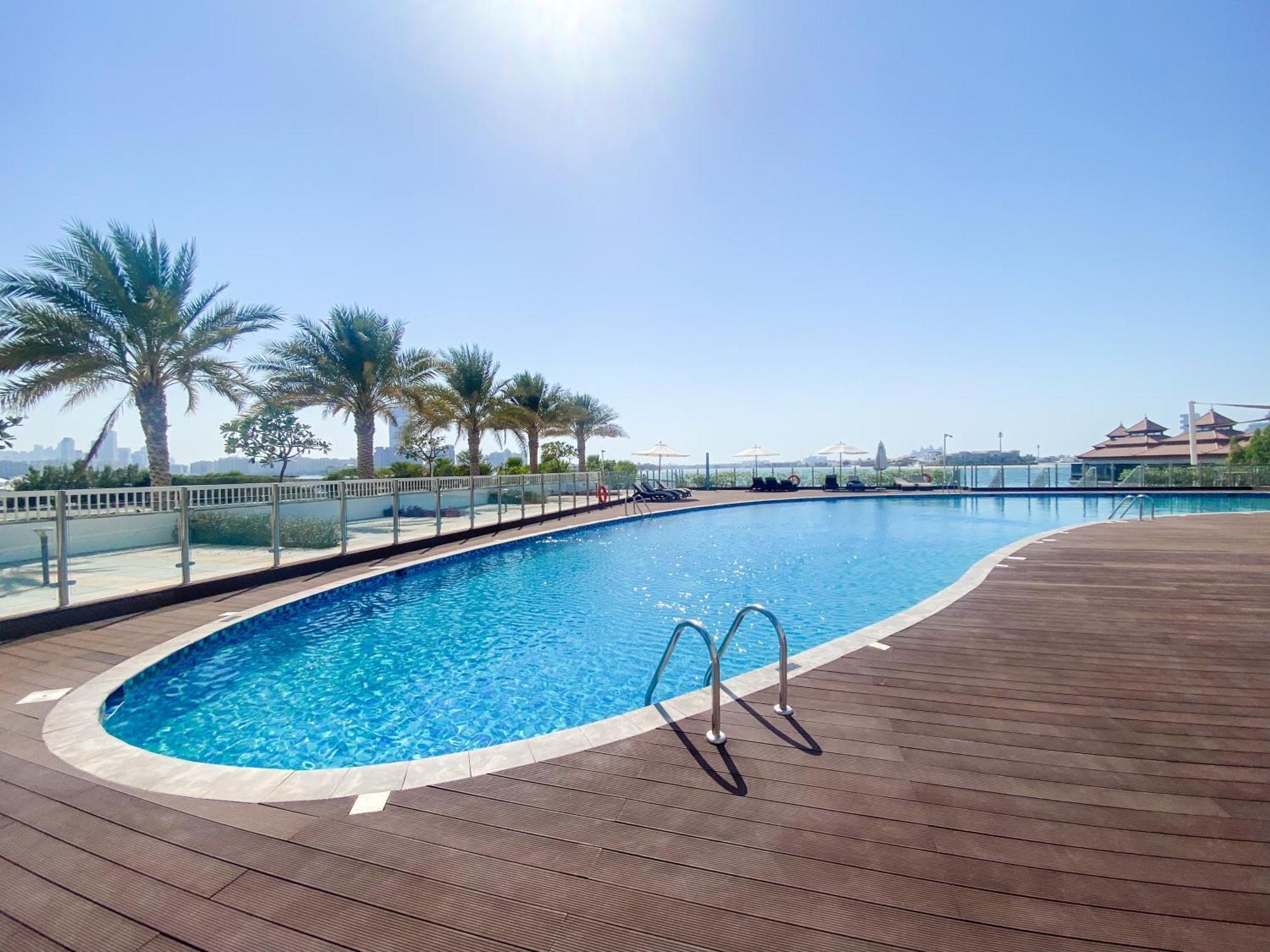 Lux Mina 1 Bhk In Palm Jumeirah With Sea View And Private Beach