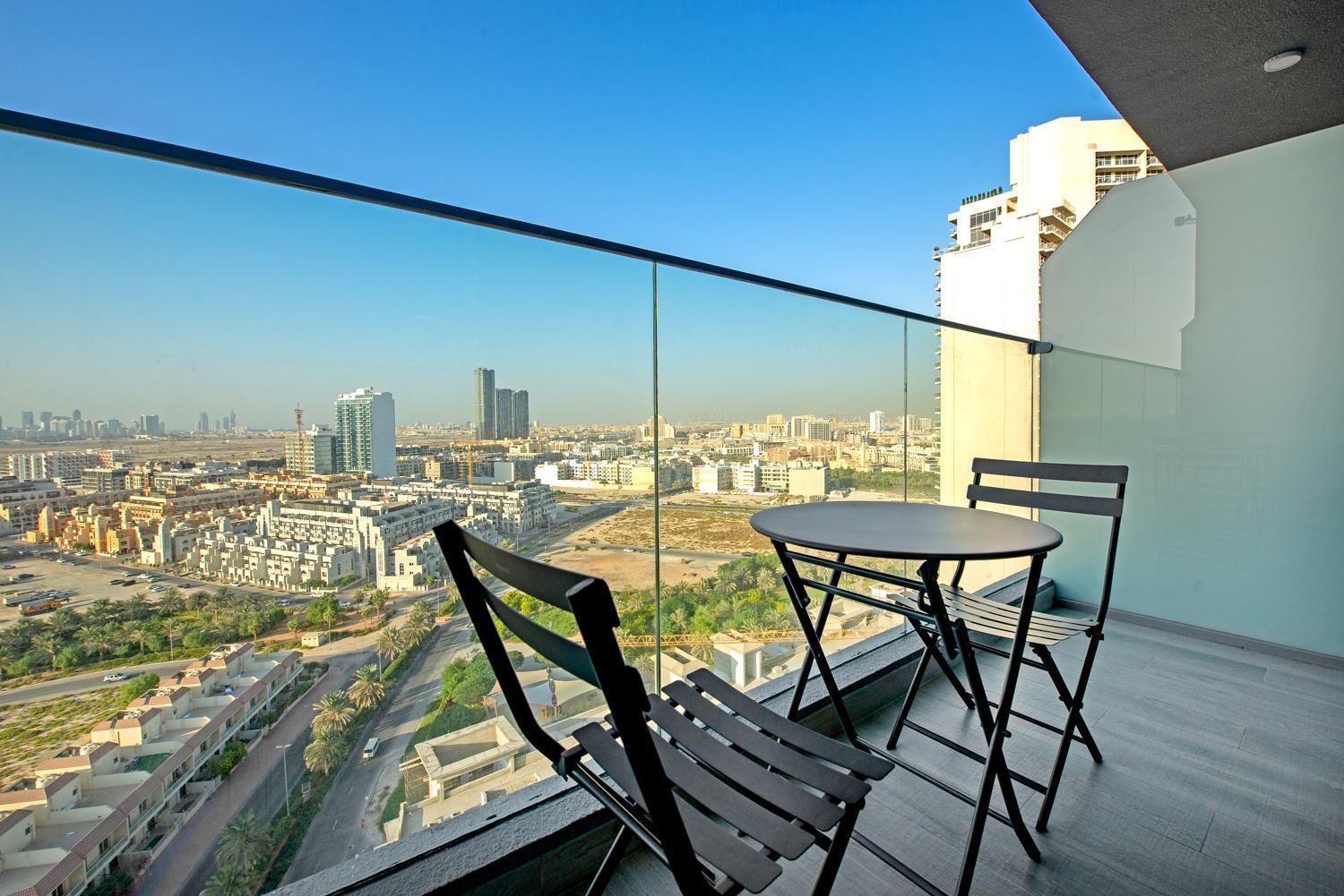 Spectacular Views Of Skyline *