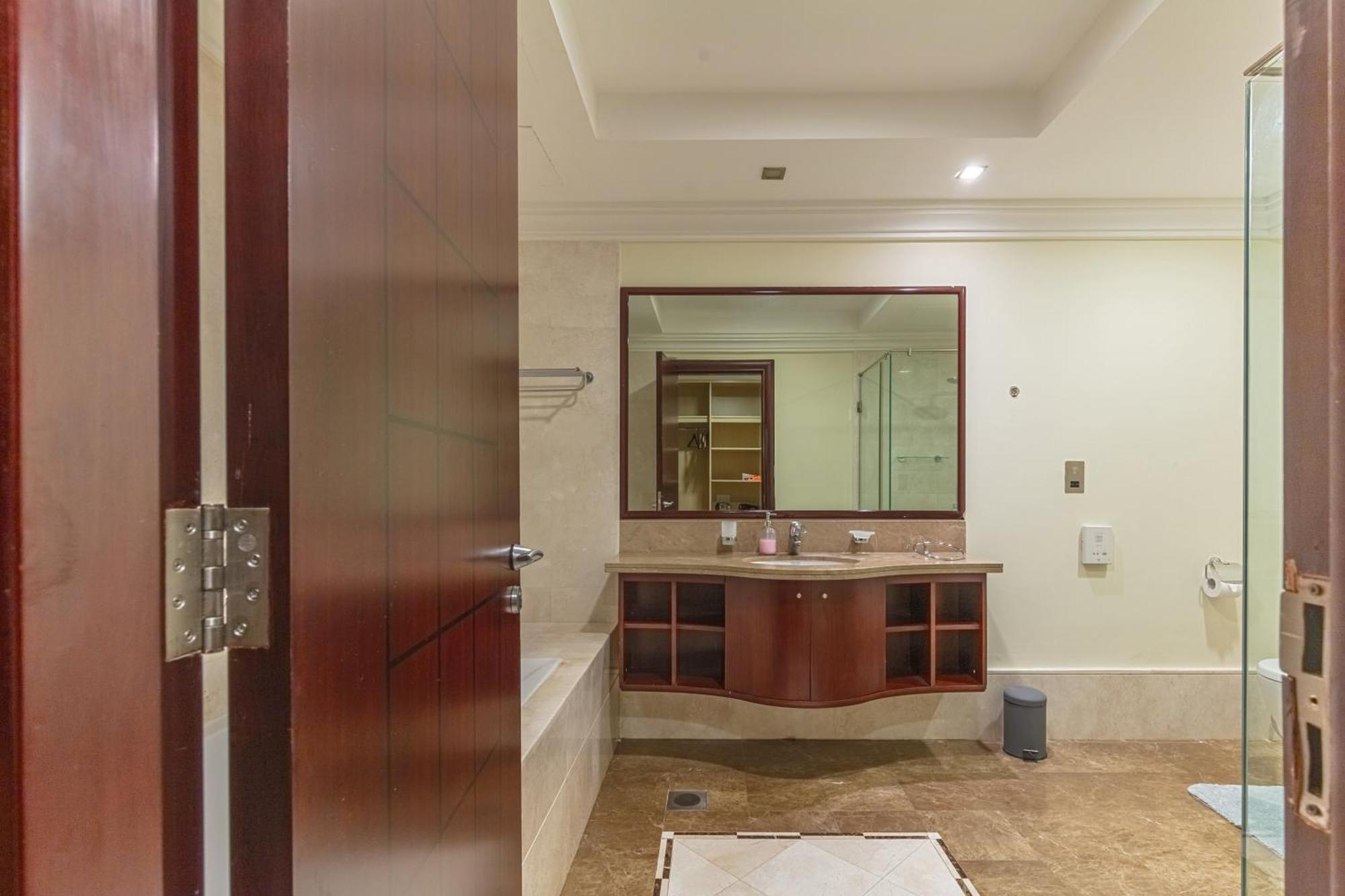 Spacious 2-bedroom Beachfront With Pool
