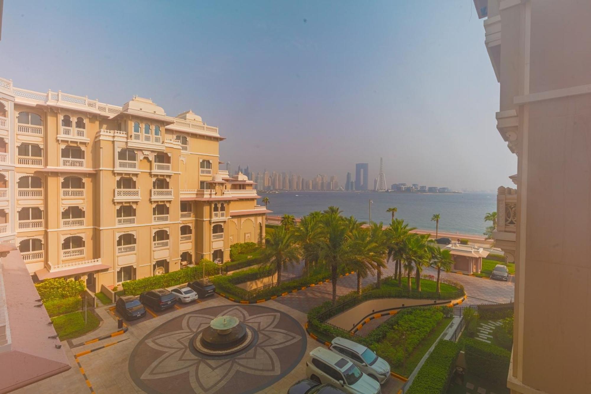 Spacious 2-bedroom Beachfront With Pool Apartment Dubai