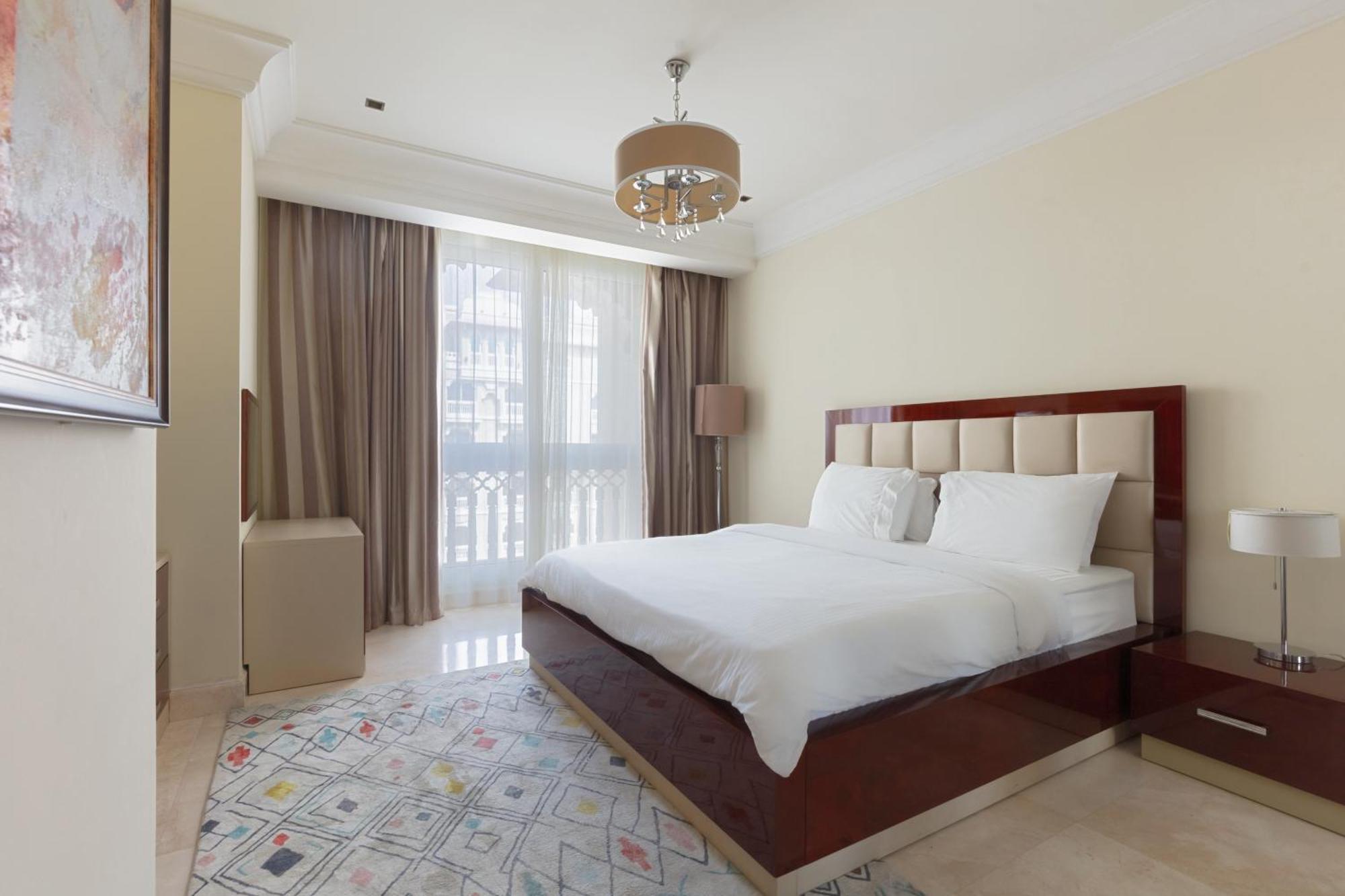 Spacious 2-bedroom Beachfront With Pool Apartment Dubai