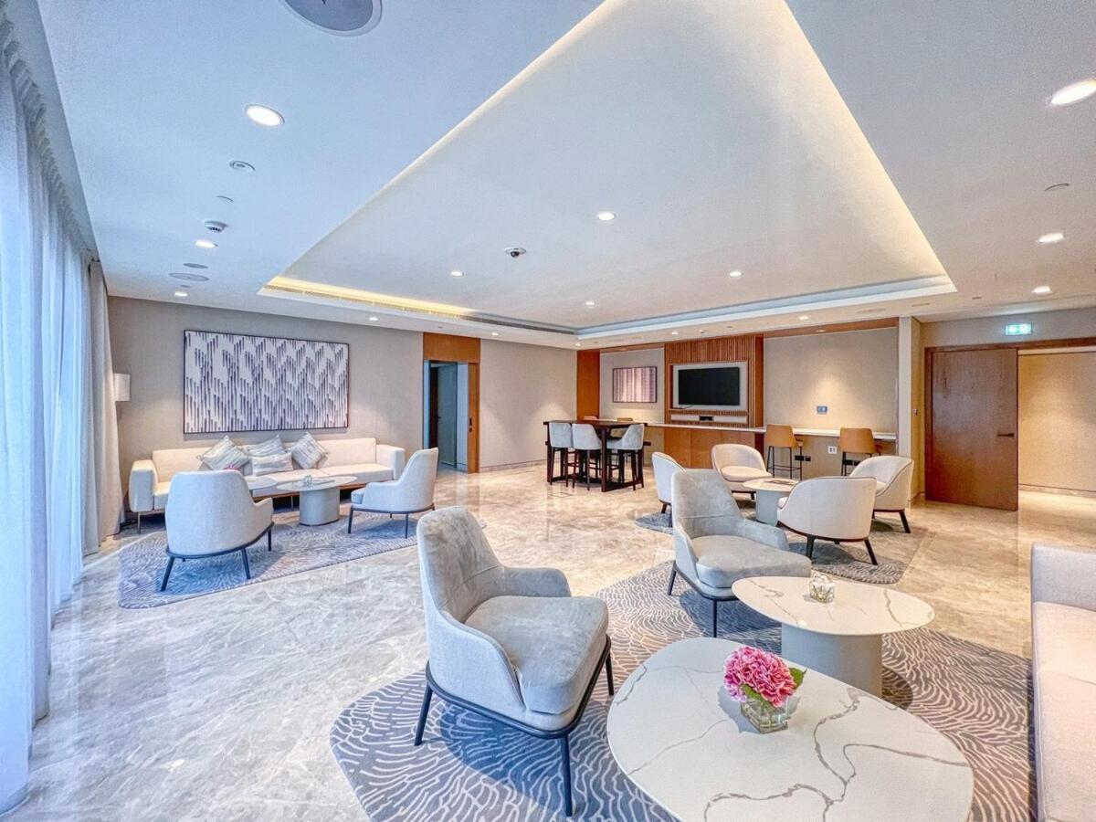First Class 2br Mesmerizing Views Apartment