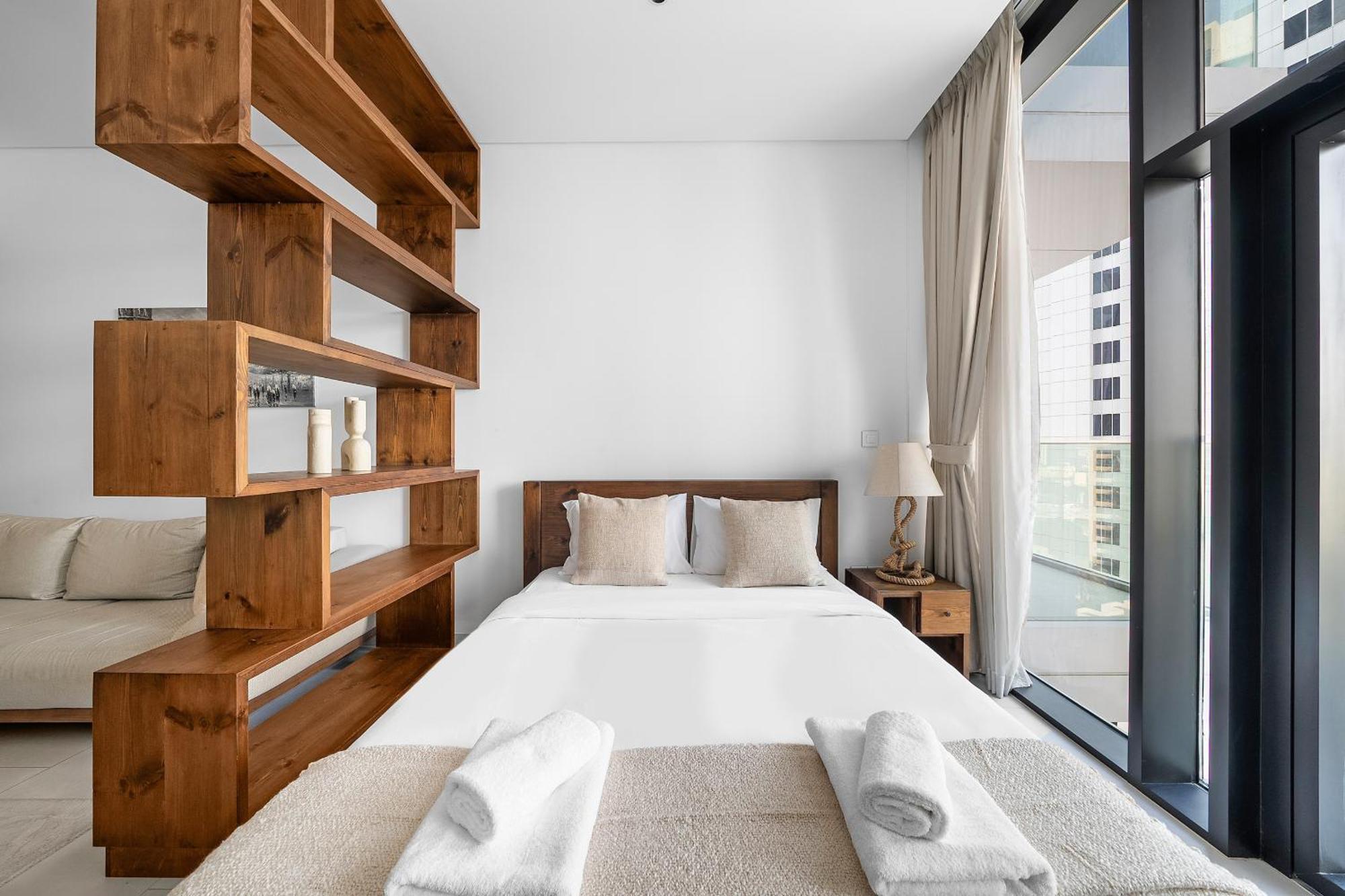 Vayk - Stylish With Iconic Burj Khalifa Views