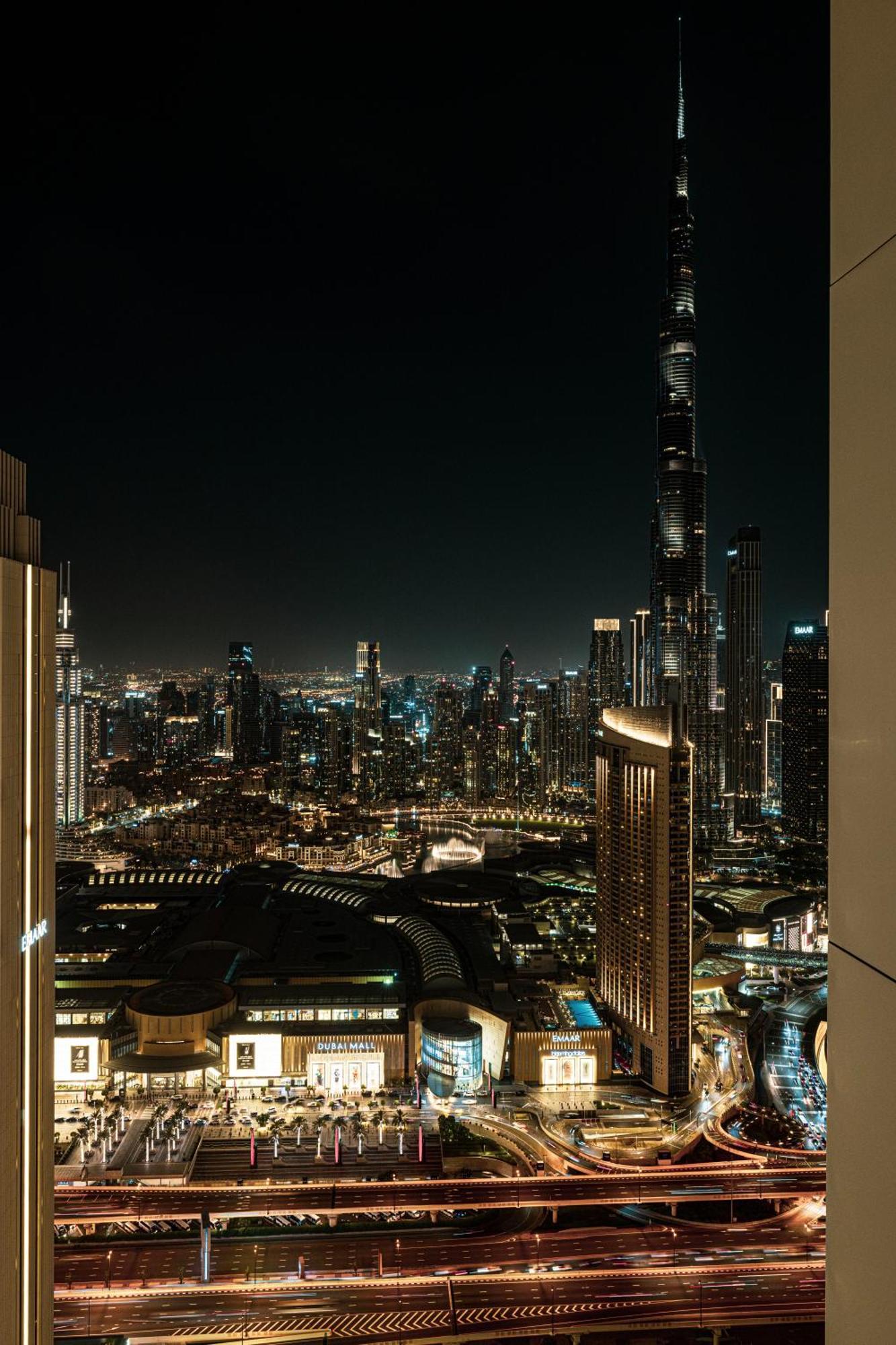 Apartment Premium 2 Bedroom High-floor Offering Spectacular Burj Khalifa & Fountain Views, Steps Away From Mall - Downtown By Stayfinity - Max 8 Guests