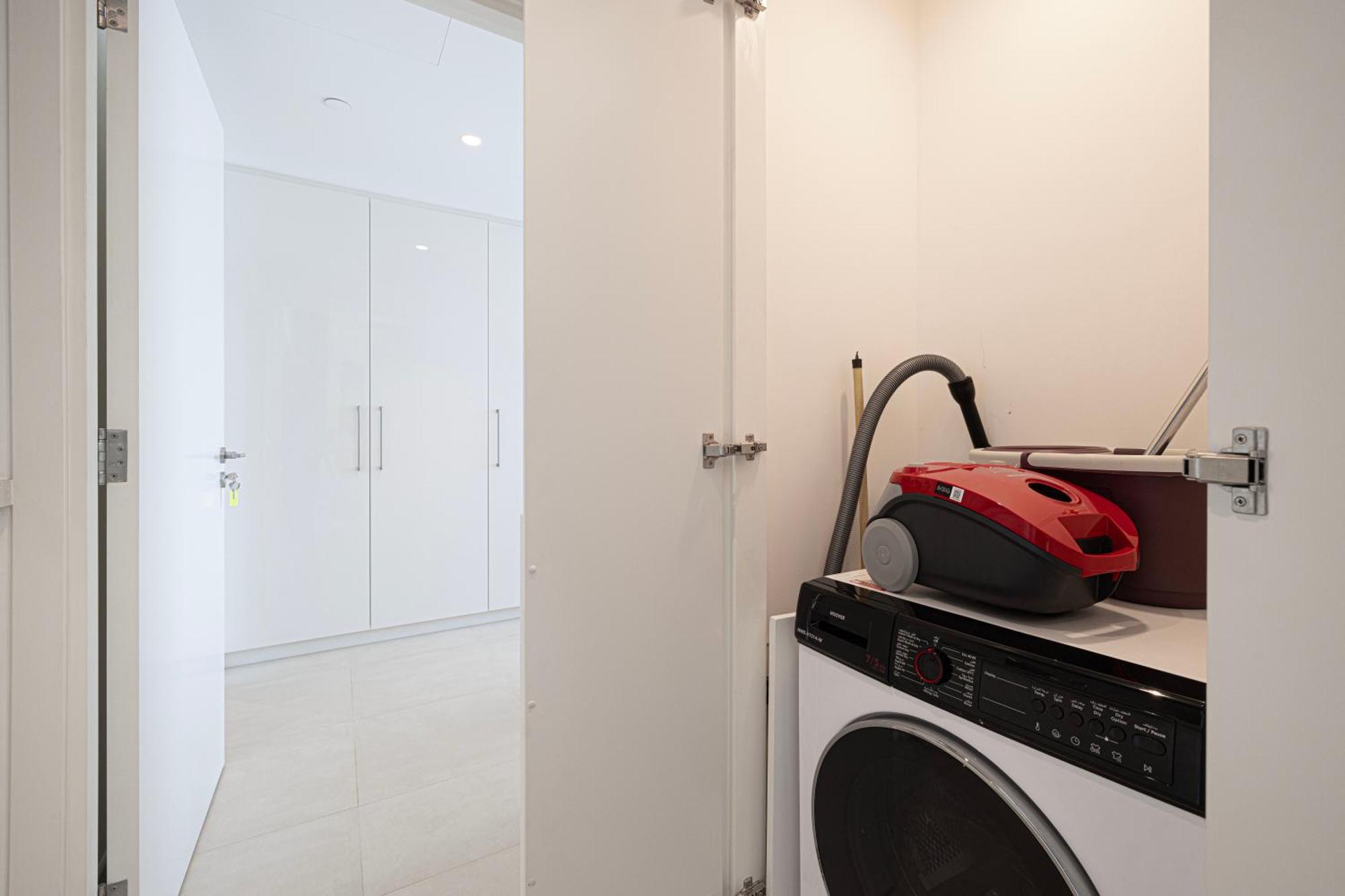 Apartment Premium 2 Bedroom High-floor Offering Spectacular Burj Khalifa & Fountain Views, Steps Away From Mall - Downtown By Stayfinity - Max 8 Guests
