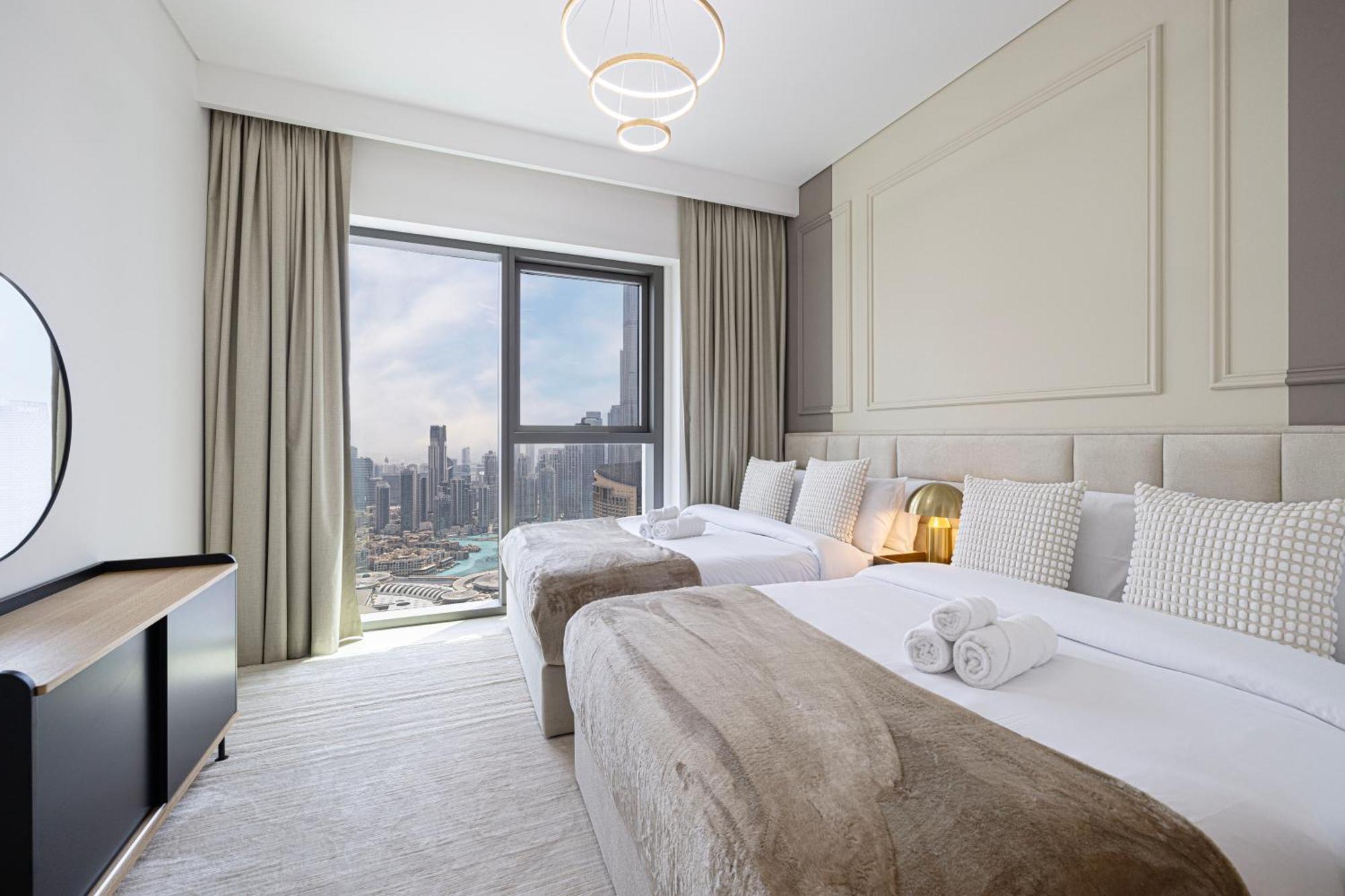 Premium 2 Bedroom High-floor Offering Spectacular Burj Khalifa & Fountain Views, Steps Away From Mall - Downtown By Stayfinity - Max 8 Guests Dubai